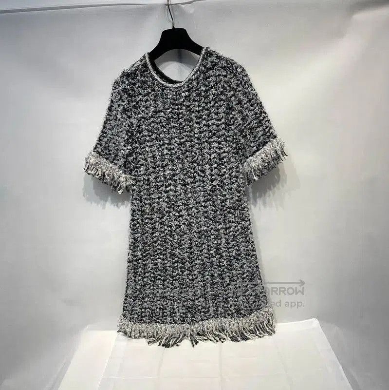 Chanel Chanel Multi-Color Winter Short Sleeve Dress . Size M / US 6-8 / IT 42-44 - 2 Thumbnail