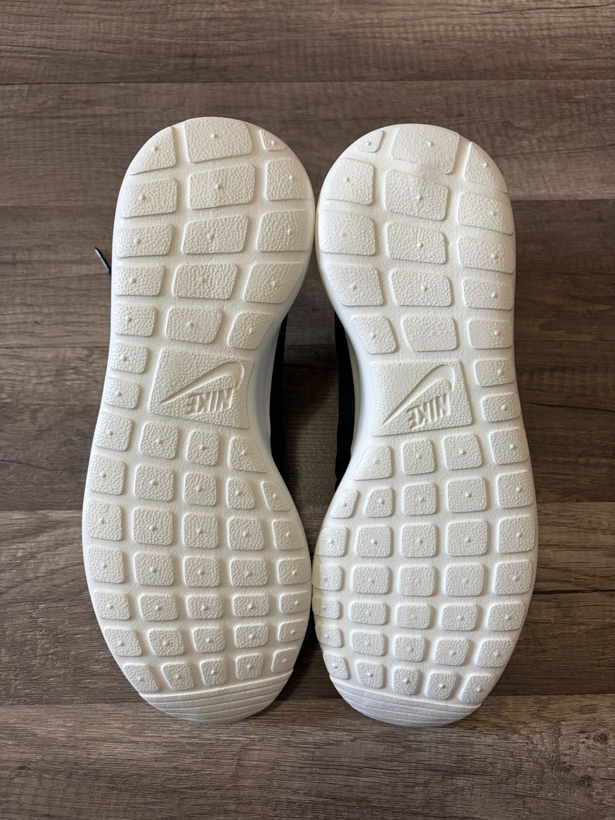 Nike Nike Roshe One Size US 10 / EU 43 - 5 Thumbnail