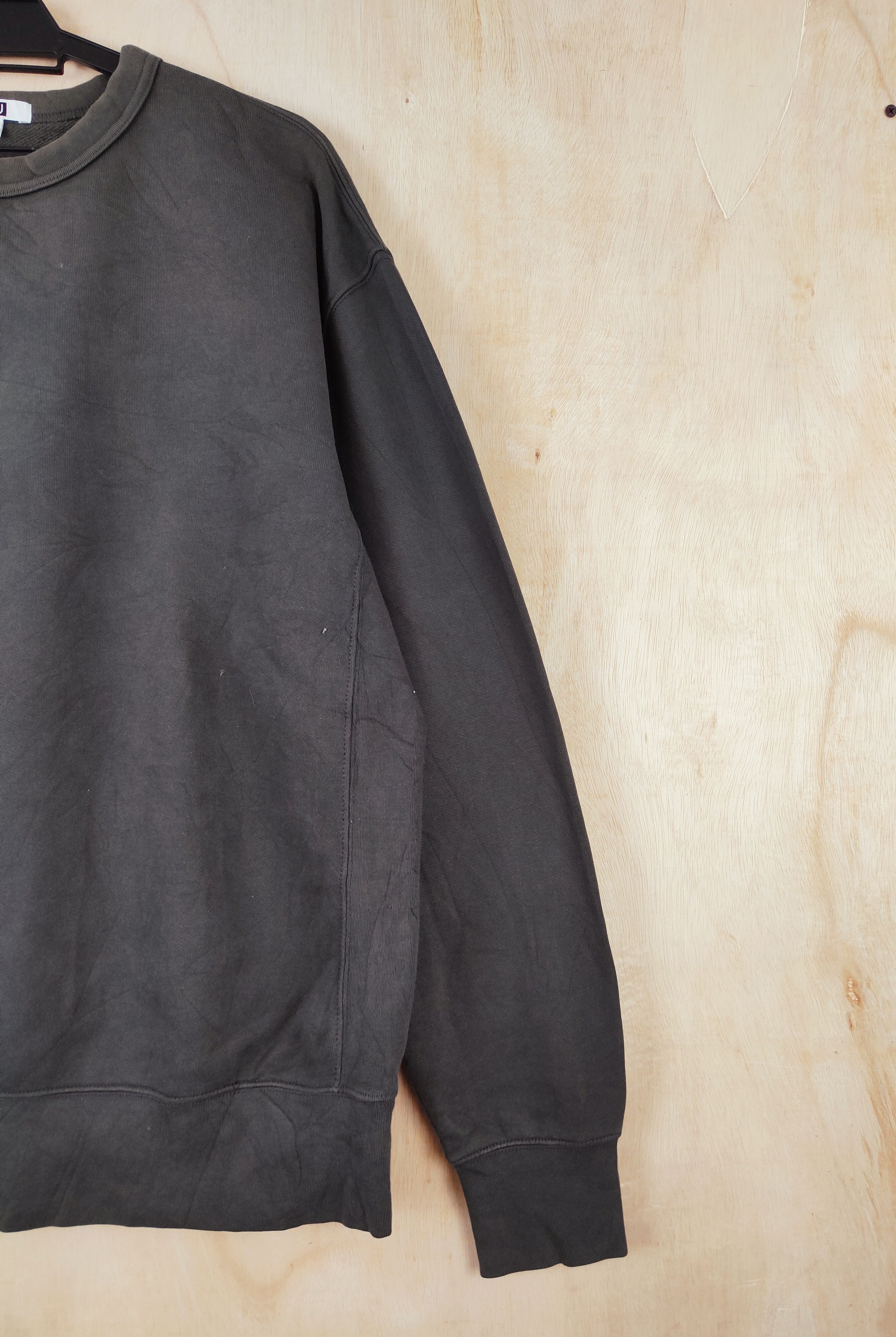 Japanese Brand Uniqlo Dark Olive plain vintage Sweatshirts #S2592 Size US L / EU 52-54 / 3 - 5 Thumbnail
