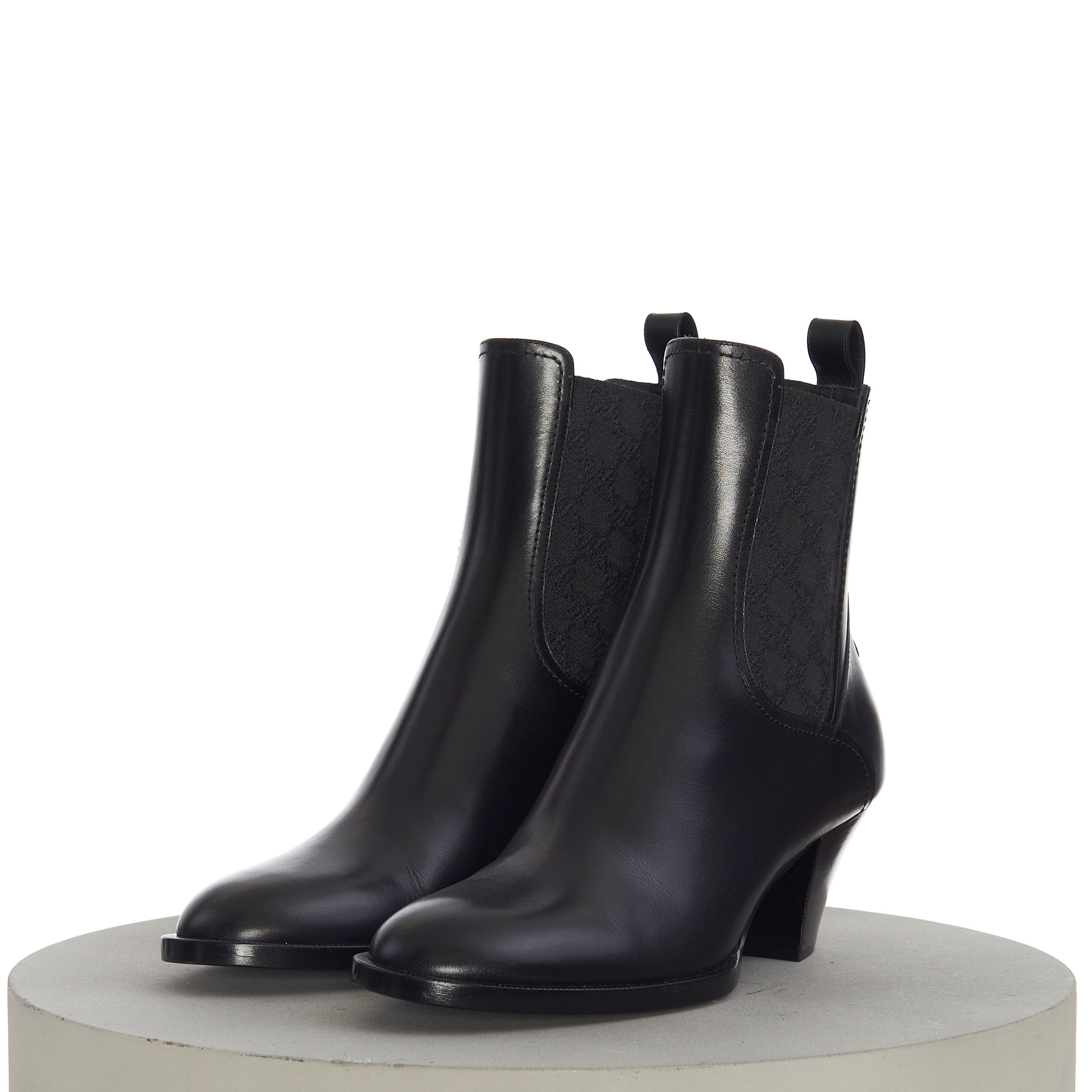 Fendi Karligraphy Boots In Black Leather With Medium Heel Size US 8 / IT 38 - 4 Thumbnail