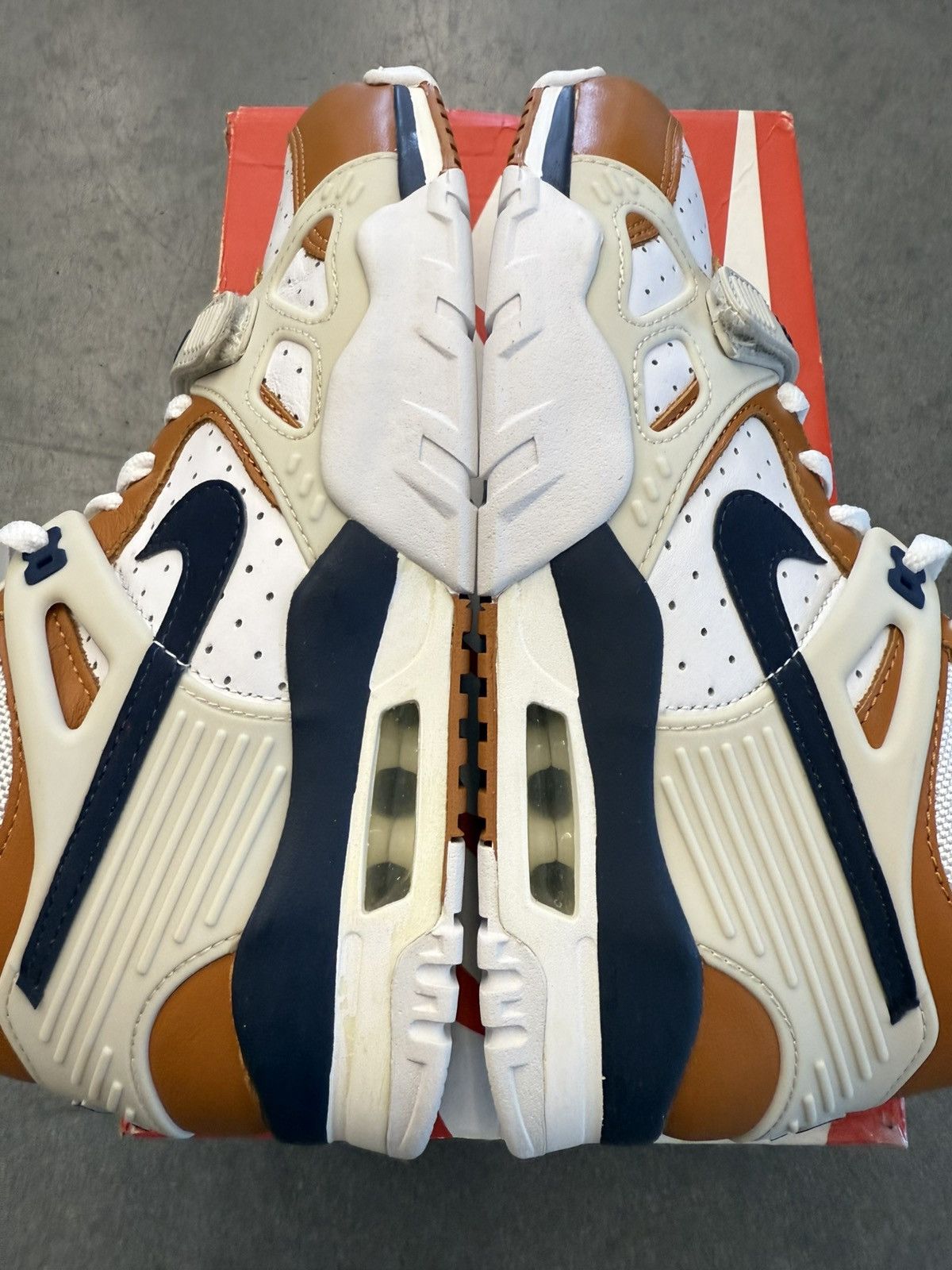Nike 2014 Nike Air Trainer 3 Medicine Ball Size US 9 / EU 42 - 3 Thumbnail