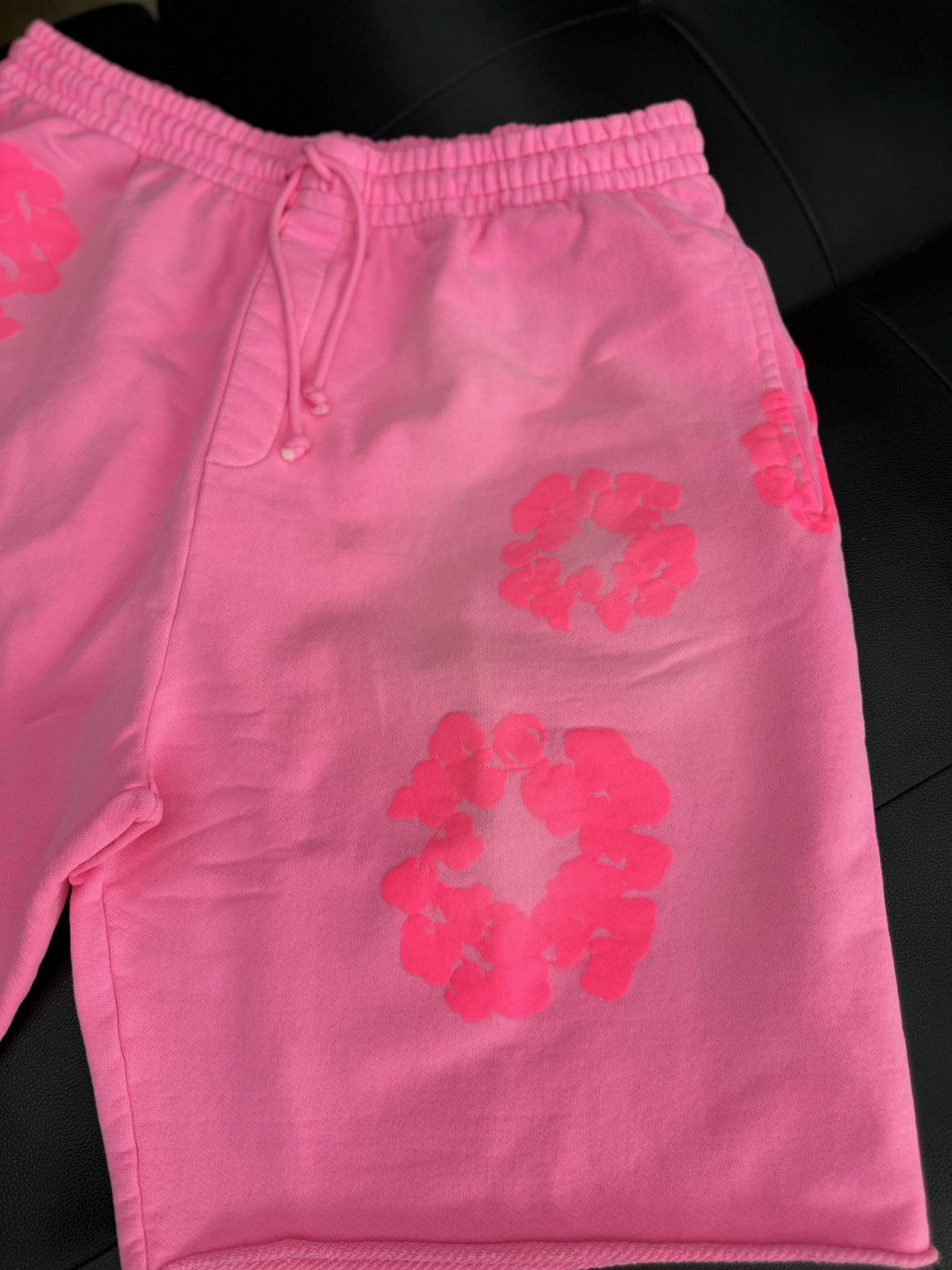 DENIM TEARS Denim Tears 2025 Cotton Wreath Shorts Pink Size XXL Size US 38 / EU 54 - 5 Thumbnail