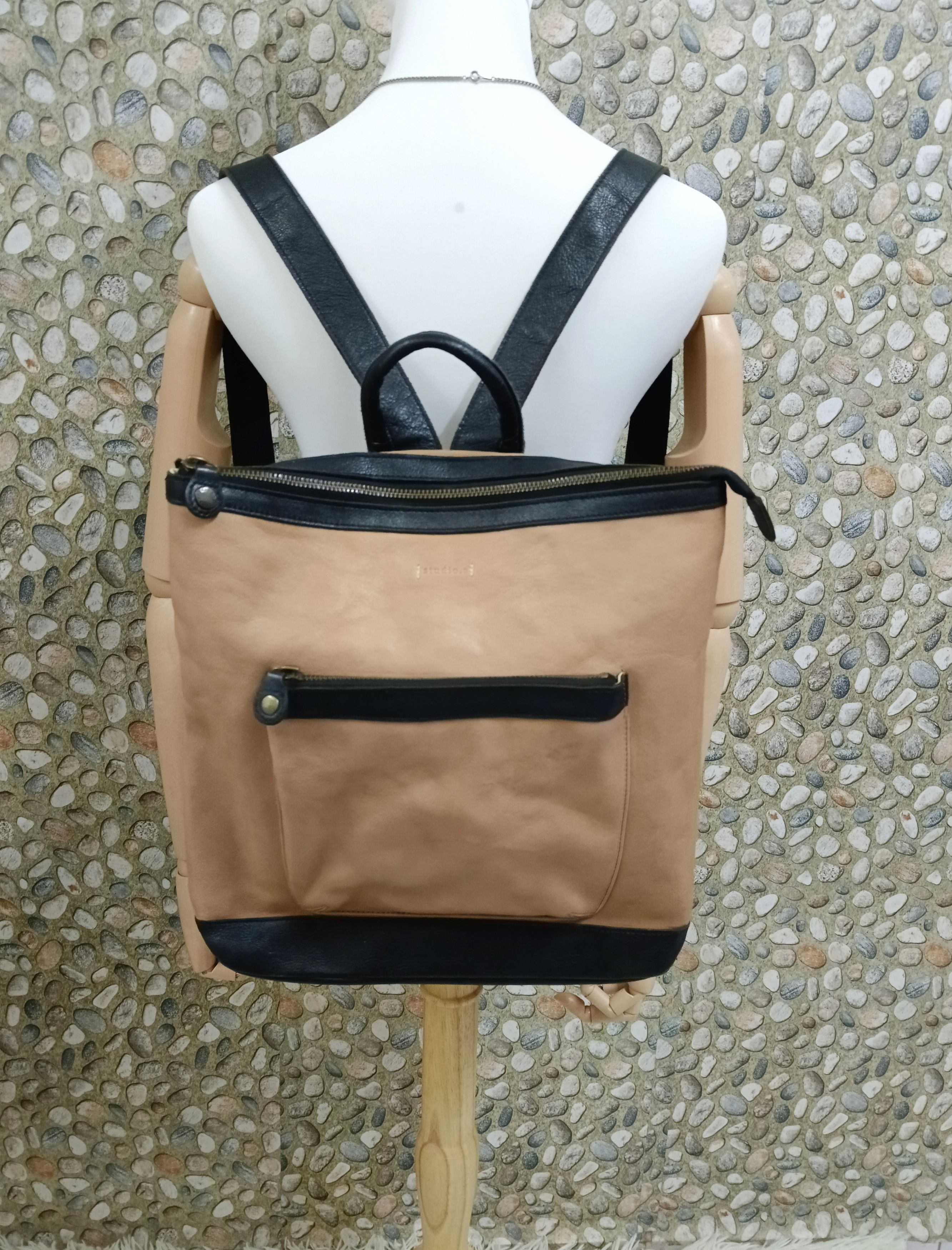 Leather Studios Leather Bagpack Size ONE SIZE - 1 Thumbnail