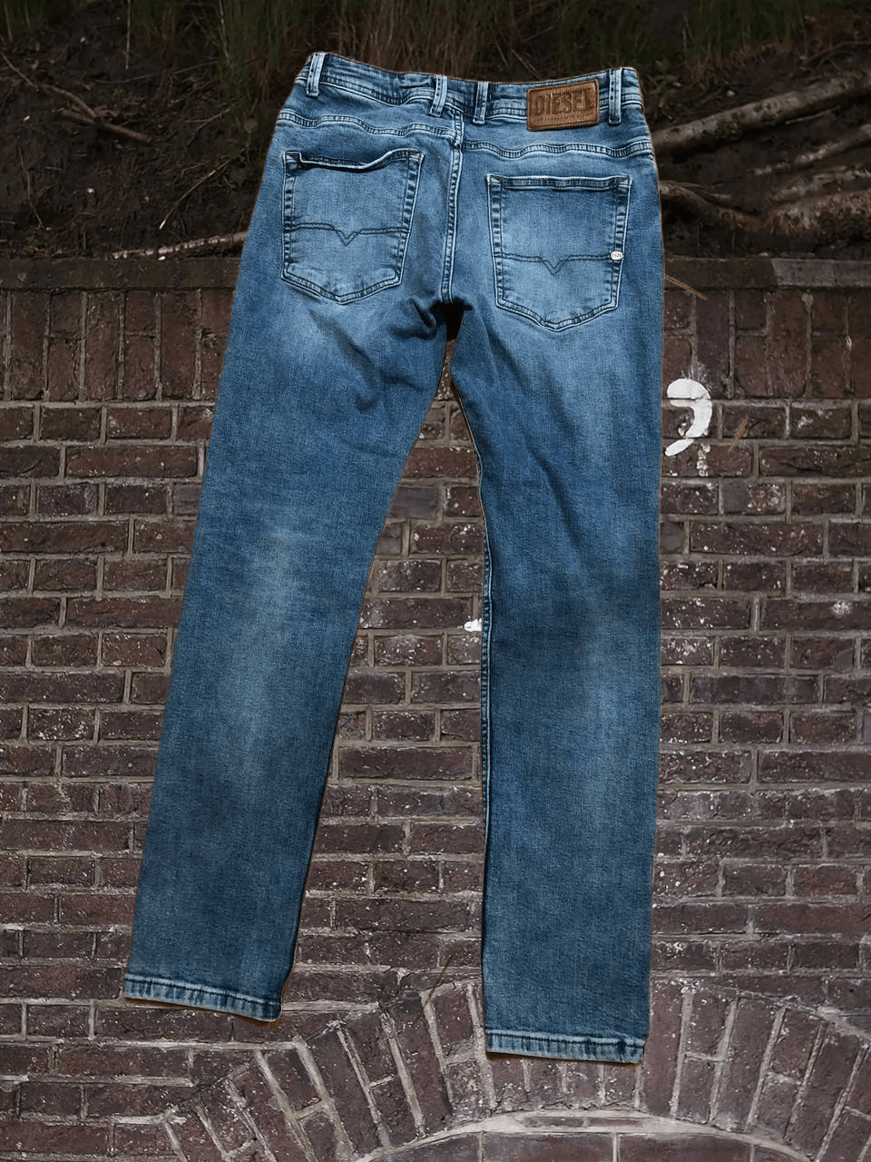 Diesel MENS Vintage Diesel faded denim jeans Relaxed fit streetwear Size US 34 / EU 50 - 1 Thumbnail