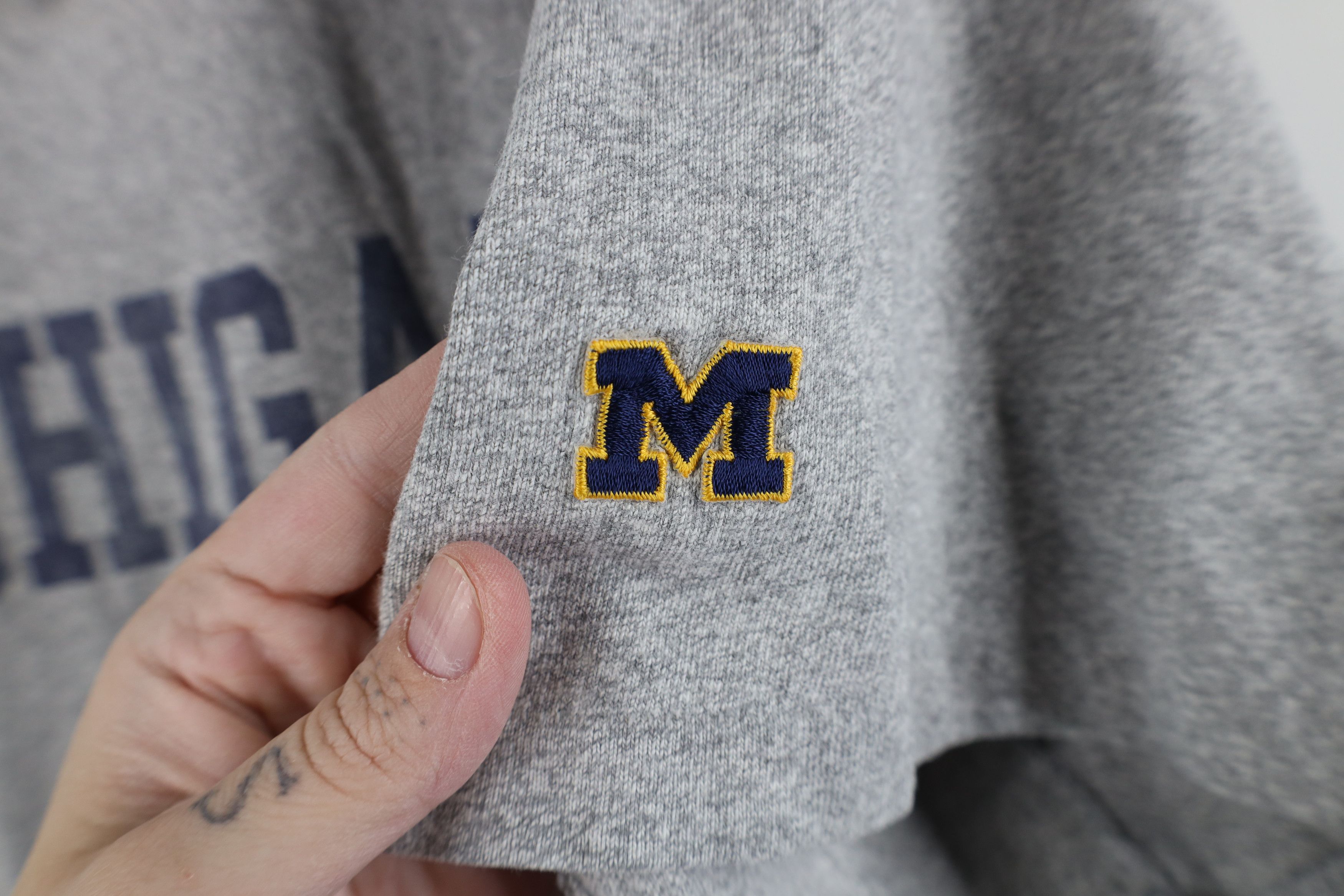 Vintage Vintage 90s Spell University of Michigan T-Shirt Gray USA Size US XL / EU 56 / 4 - 4 Thumbnail