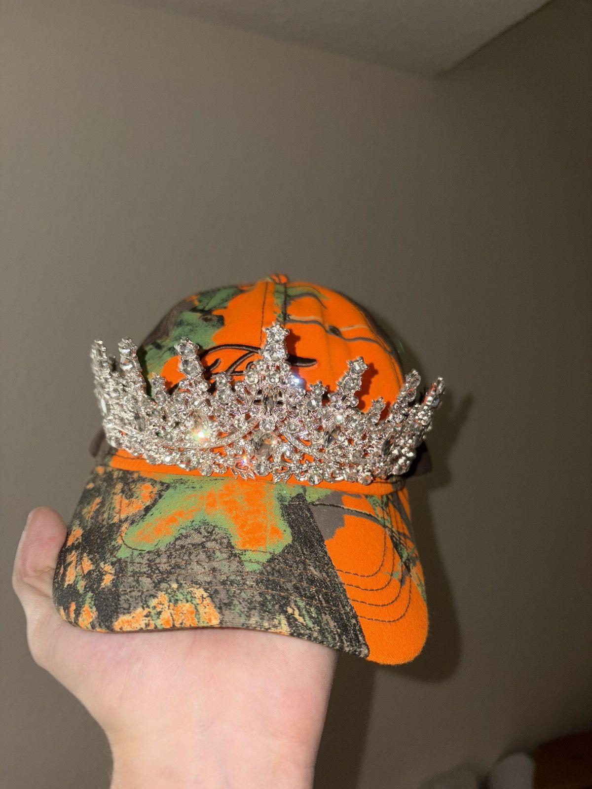 Other Aaron Ayrton Powell Tiara Hat Size ONE SIZE - 1 Thumbnail