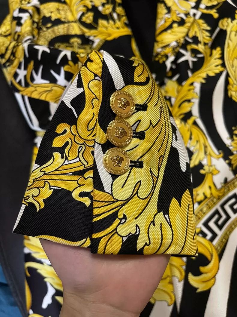 Versace Versace Mulberry silk three-dimensional tailoring blazer Size M / US 6-8 / IT 42-44 - 4 Thumbnail
