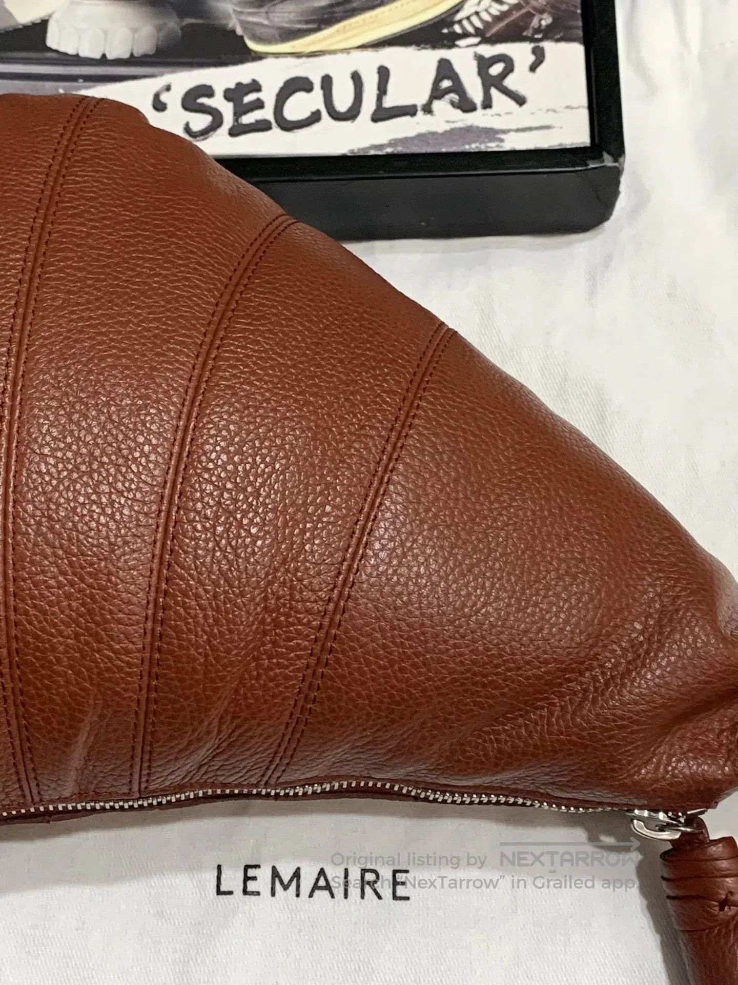 Lemaire Lemaire Medium Red Cowhide Croissant Bag. Size ONE SIZE - 6 Thumbnail