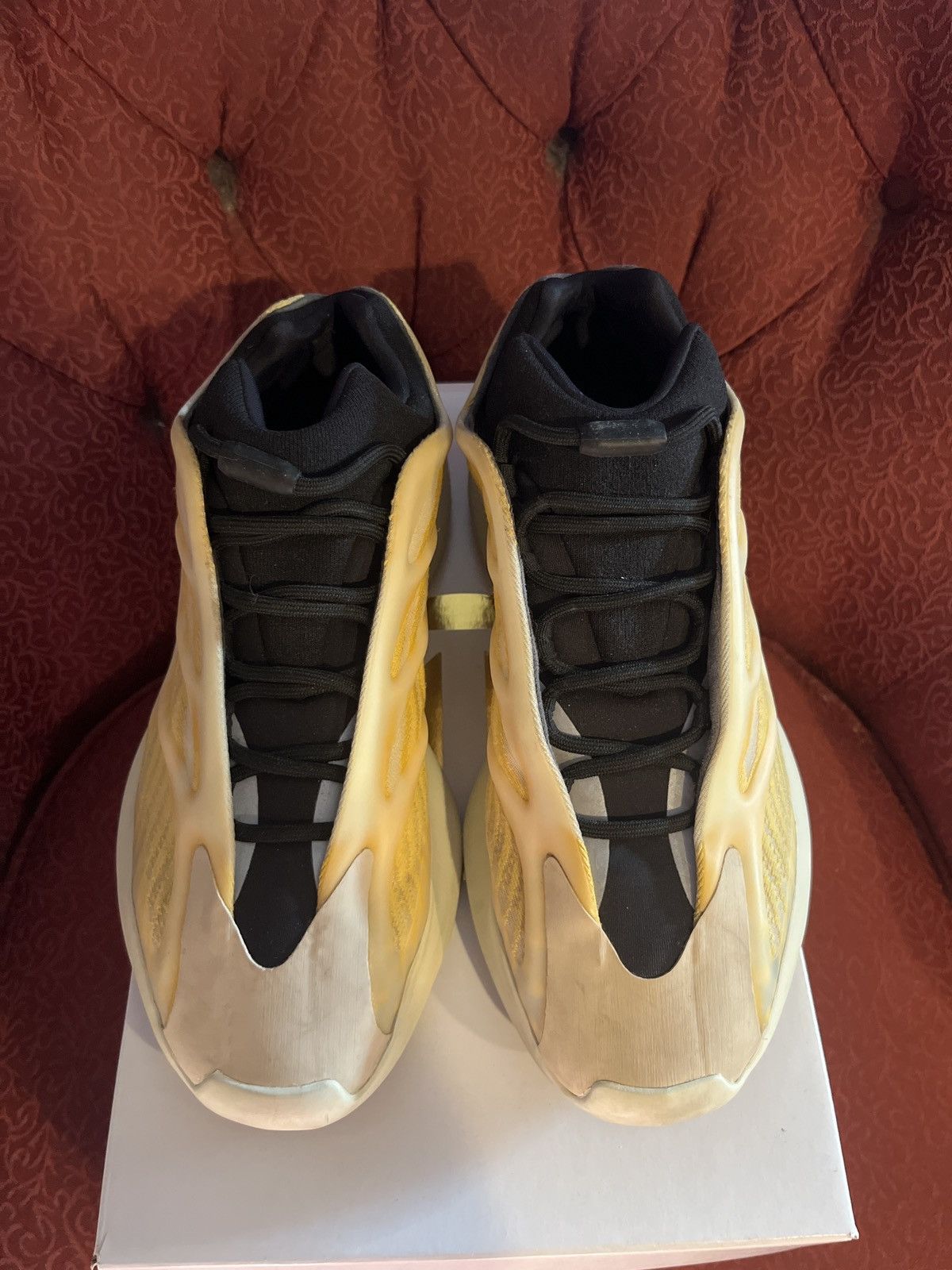 Yeezy Yeezy 700 V3 ‘Mono Safflower” Size US 11 / EU 44 - 3 Thumbnail