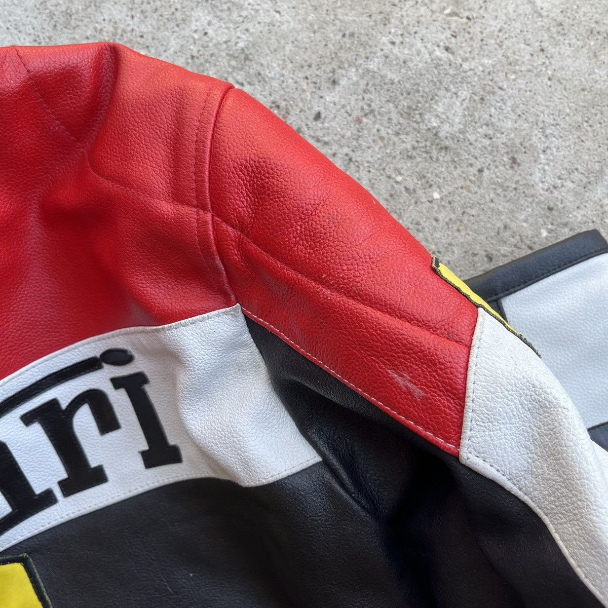 Ferrari × Vintage FERRARI LEATHER RACING JACKET VINTAGE RARE BIG LOGO Size US L / EU 52-54 / 3 - 4 Thumbnail