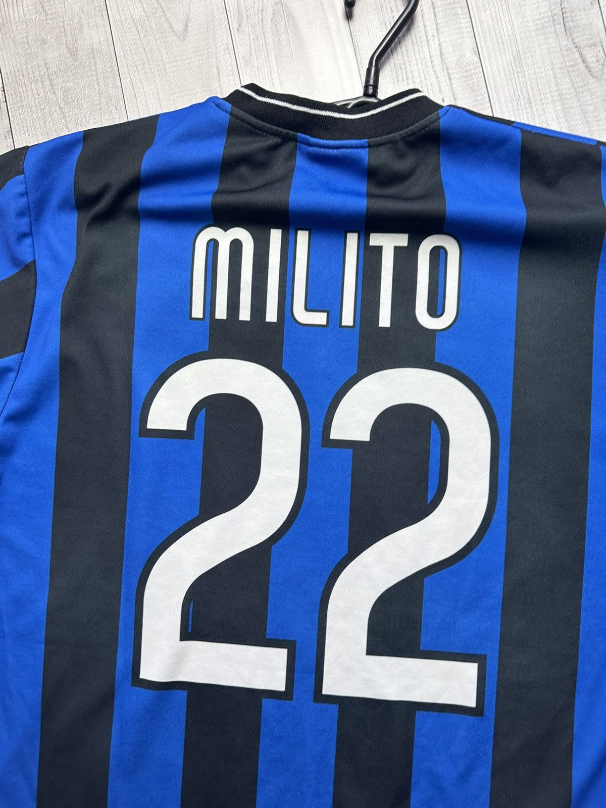 Vintage Vintage Inter Milan soccer jersey 22 Milito rare official M Size US M / EU 48-50 / 2 - 7 Thumbnail