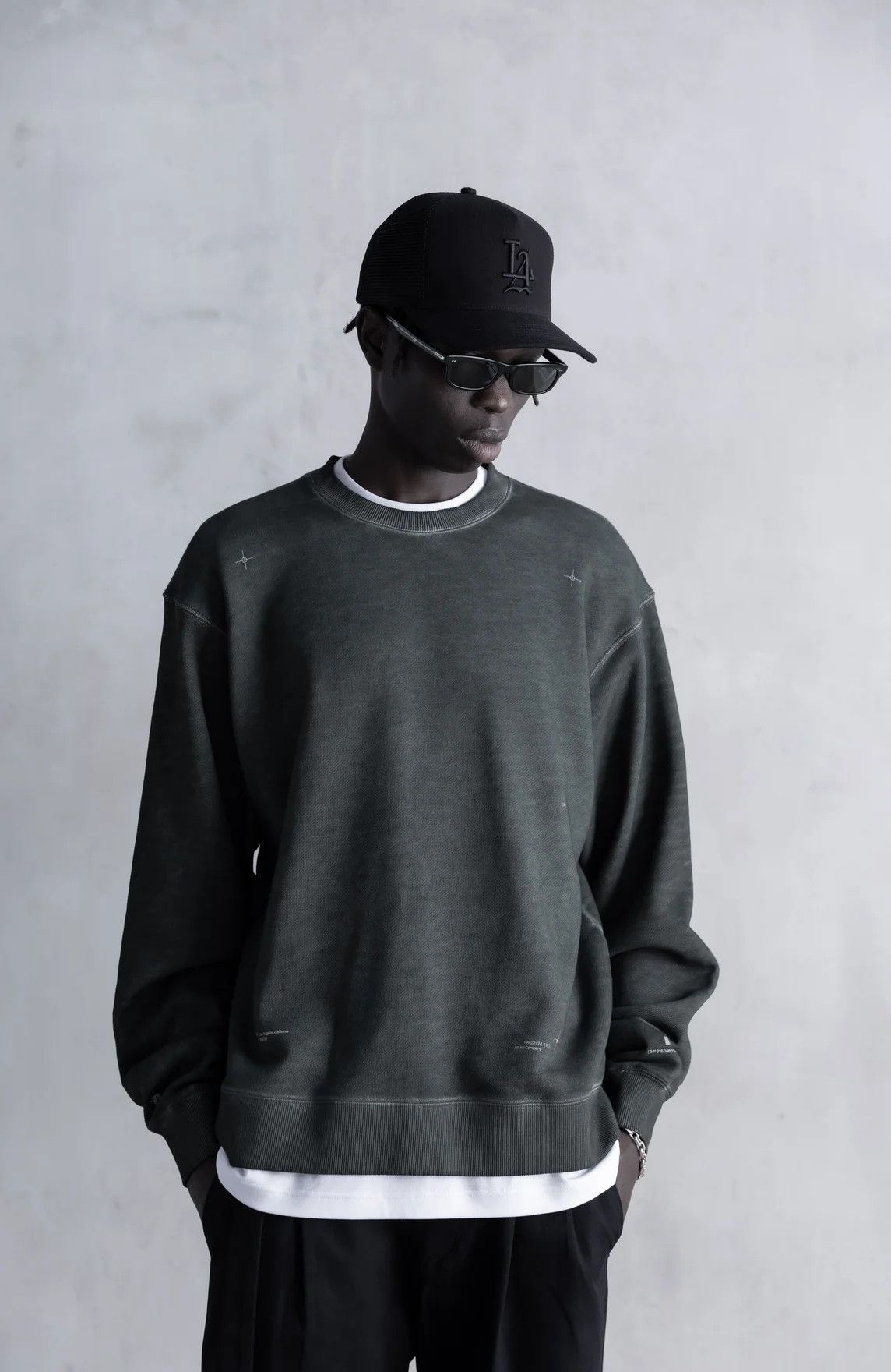 Stampd SANDLANDS CREWNECK - OIL WASHED Size US M / EU 48-50 / 2 - 6 Thumbnail