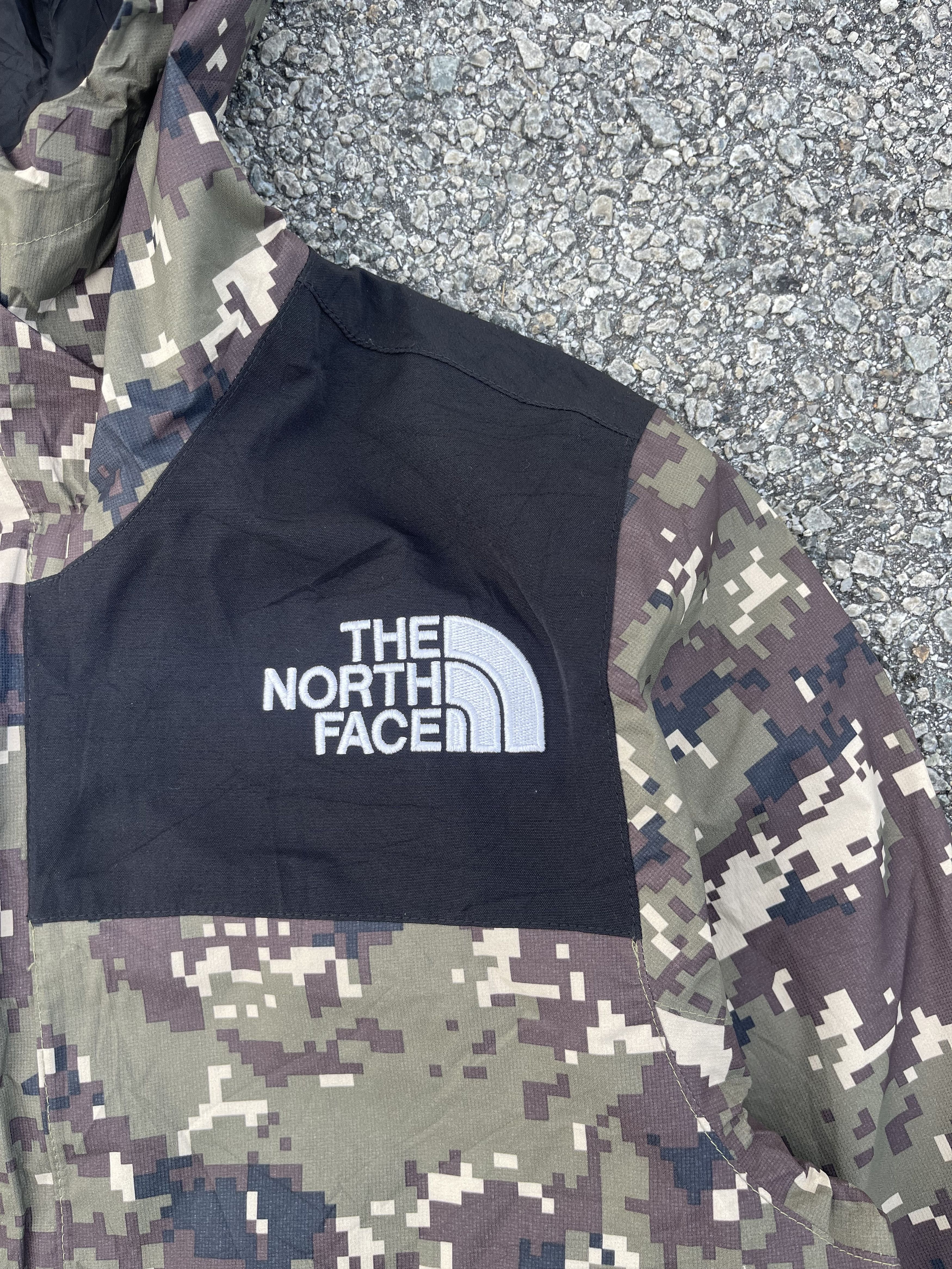 The North Face TNF Digital Camouflage Windbreaker Balaclava Size US S / EU 44-46 / 1 - 3 Thumbnail