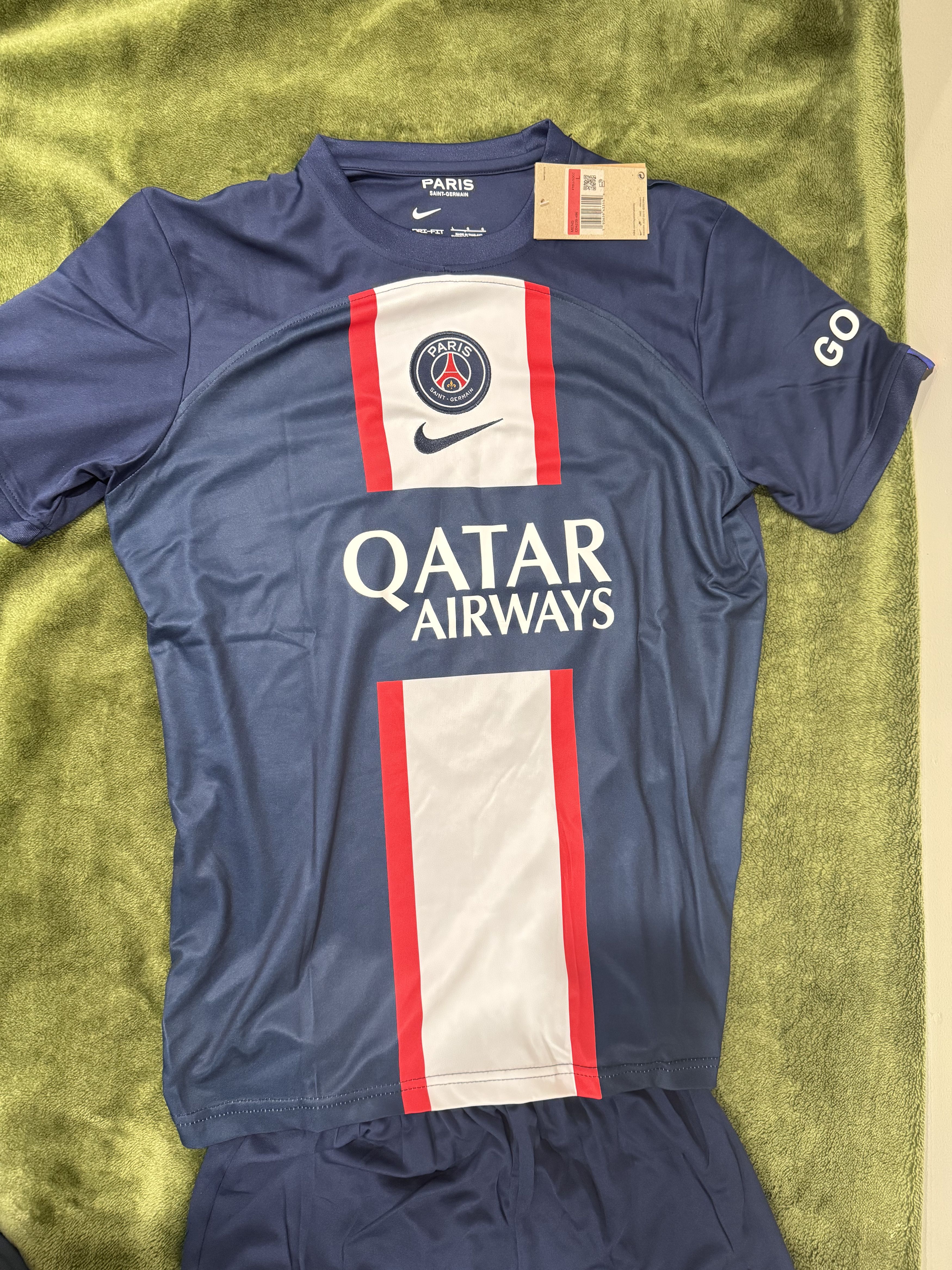 Vintage PSG PARIS SAINT GERMAIN 22-2023 NEYMAR JR JERSEY SET SIZE L Size US L / EU 52-54 / 3 - 2 Thumbnail