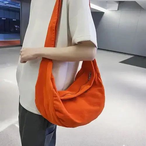 Japanese Brand Vintage Crossbody/Shoulder Bags Unisex Size ONE SIZE - 1 Thumbnail