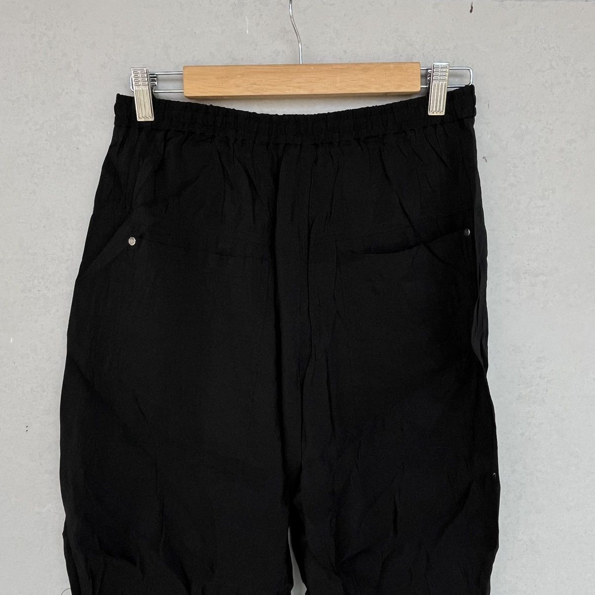 Other Vintage Black Cargo Pants Waist And Cuffs Size S W18 L25 Size US 26 / EU 42 - 5 Thumbnail