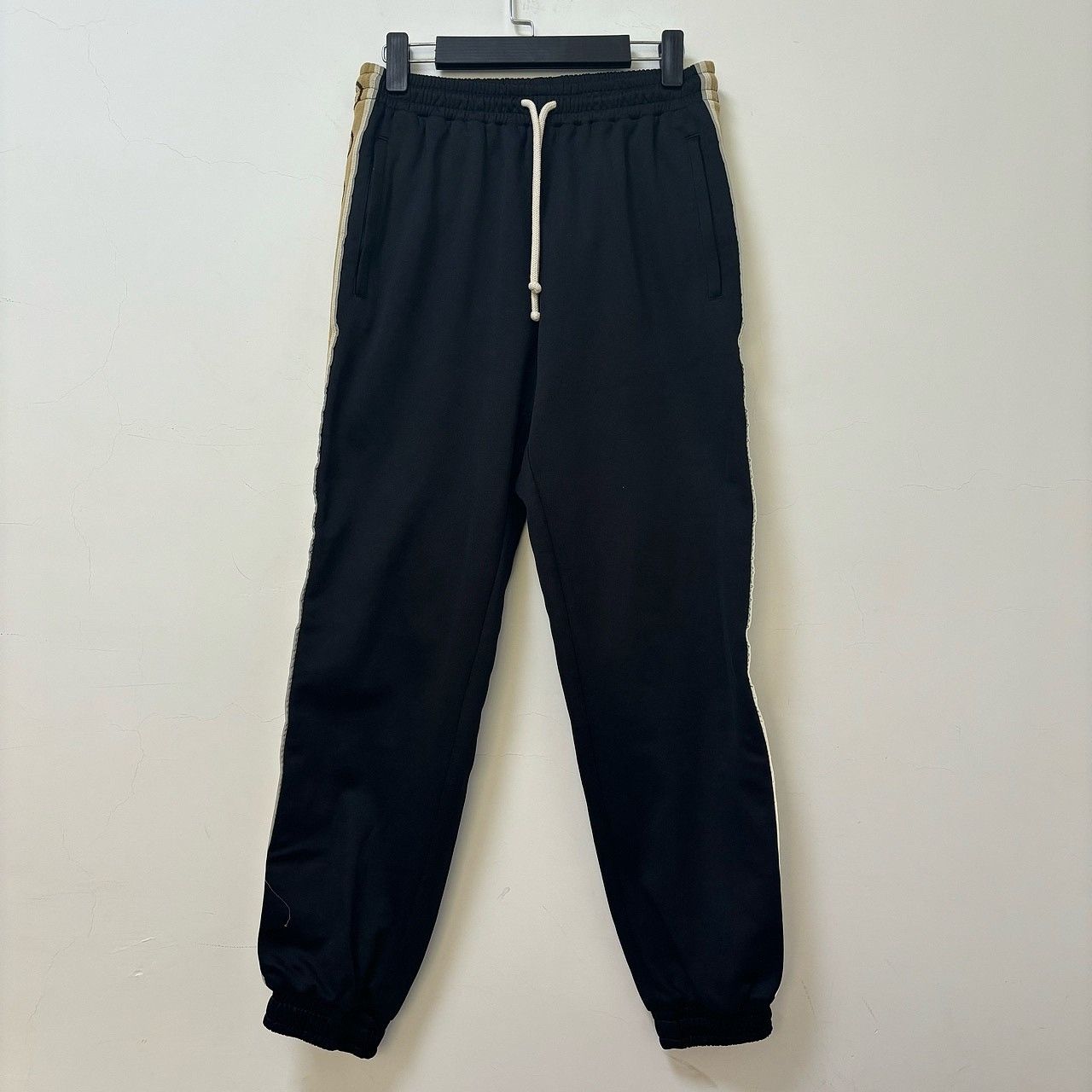 Gucci Gucci Logo Tape Sweatpants Size XS Size US 28 / EU 44 - 1 Thumbnail