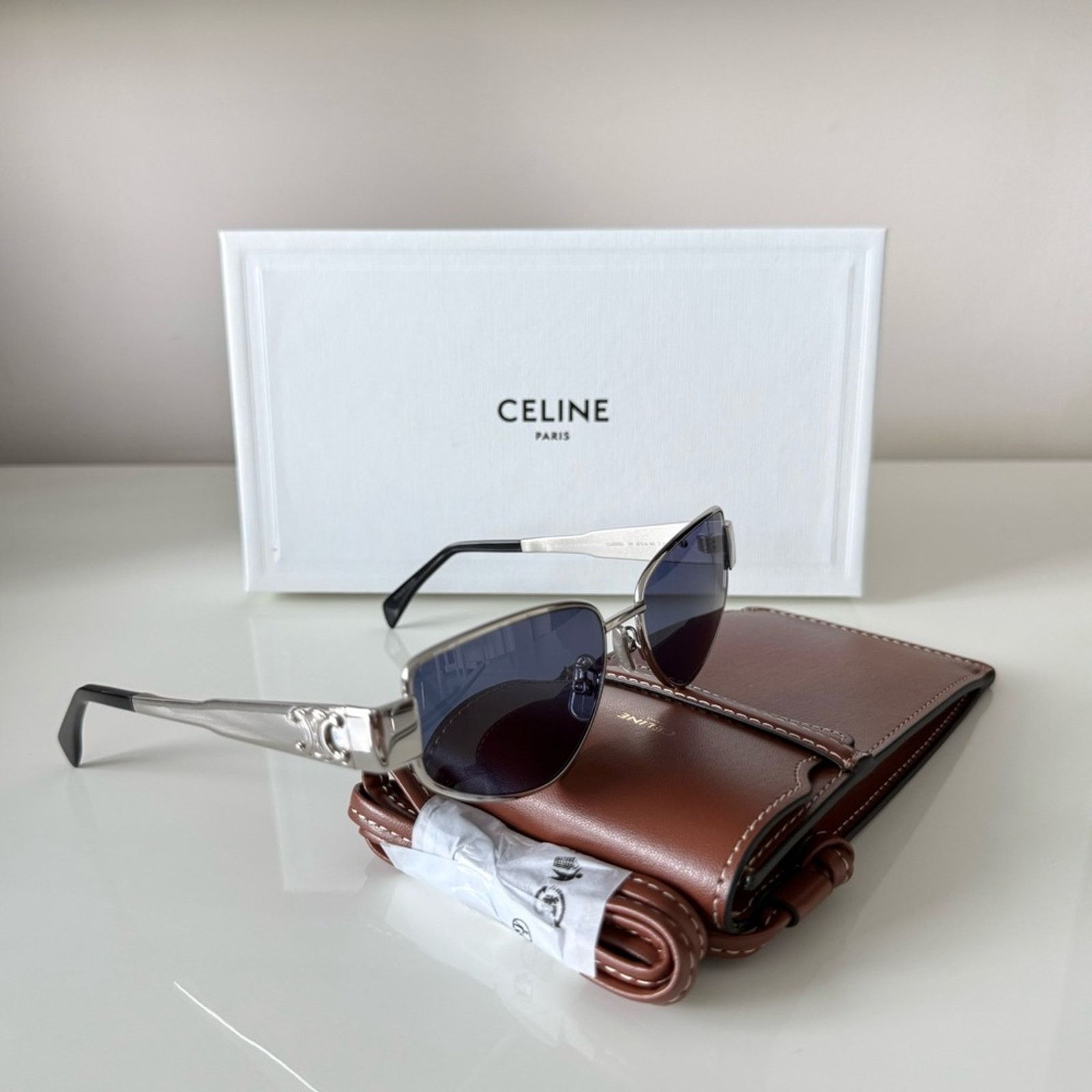 Celine NEW!!! Celine metal Triomphe sunglasses CL40293U 16V 650$ Size ONE SIZE - 1 Thumbnail