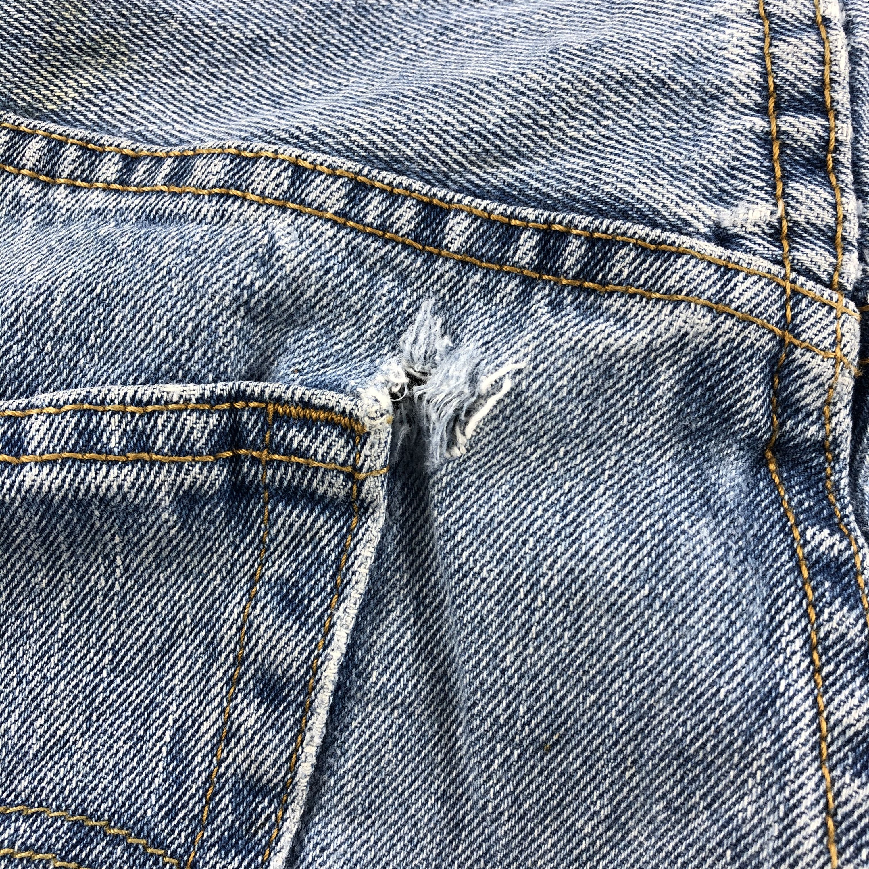 Levi's × Vintage Light Wash Vintage Levis 505 Jeans-JM1049 Size US 35 - 7 Thumbnail