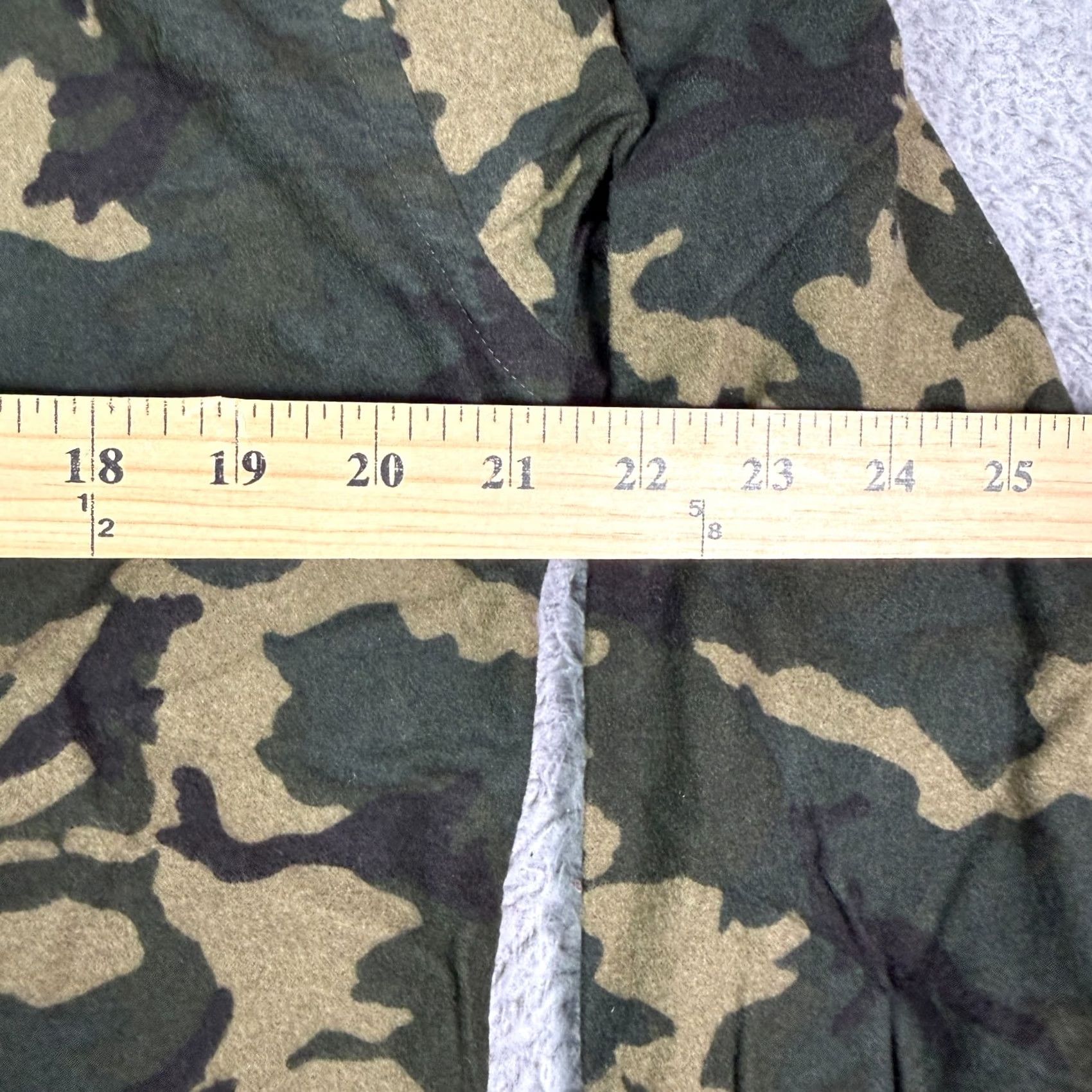 Todd Snyder VINTAGE J.Press Todd Snyder Flannel Camo Shirt Mens S Olive Green Chamois Button Down Size US S / EU 44-46 / 1 - 7 Thumbnail