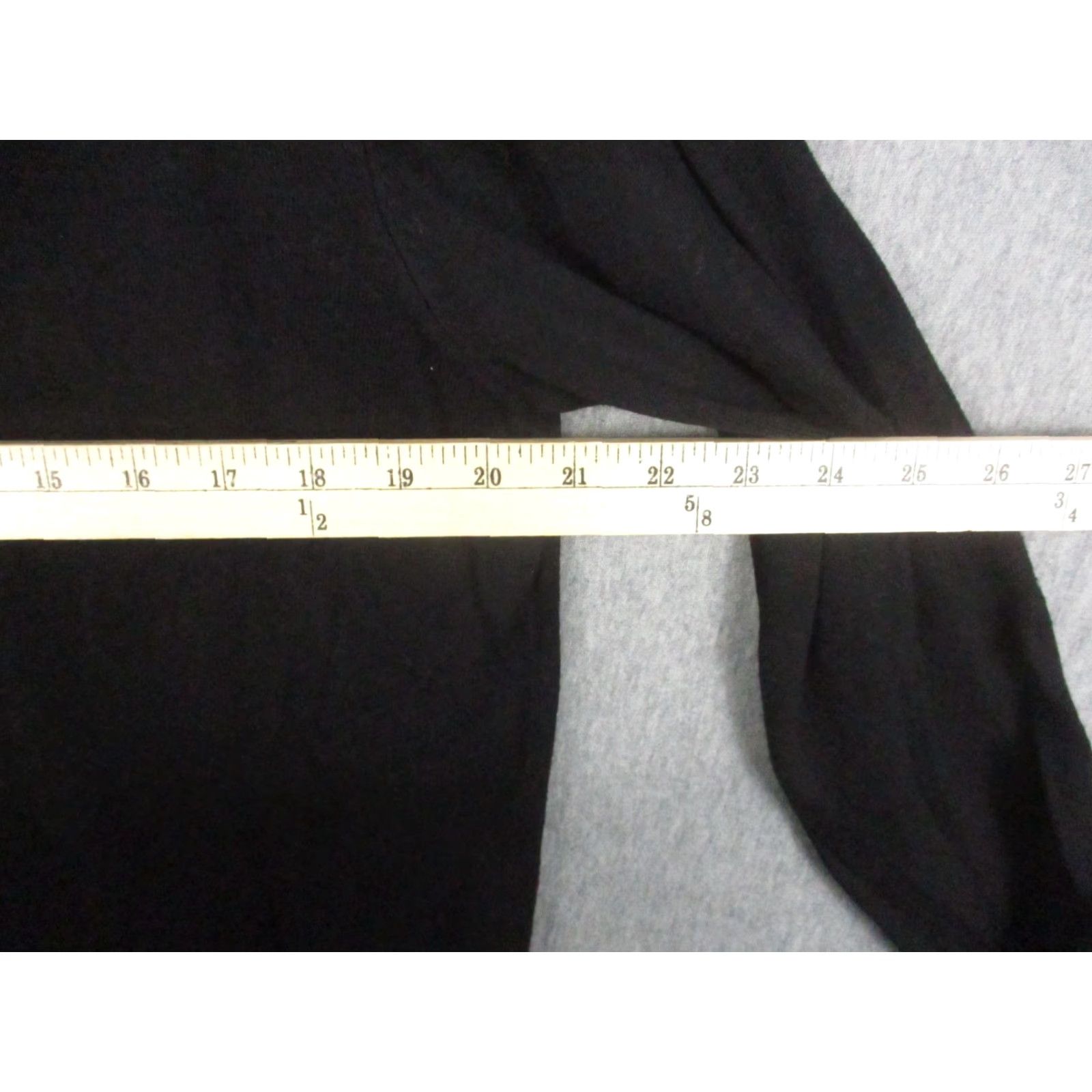 TravisMathew Travis Mathew Sweater Men M Black V Neck Button Striped Trim Golf Size US M / EU 48-50 / 2 - 7 Thumbnail