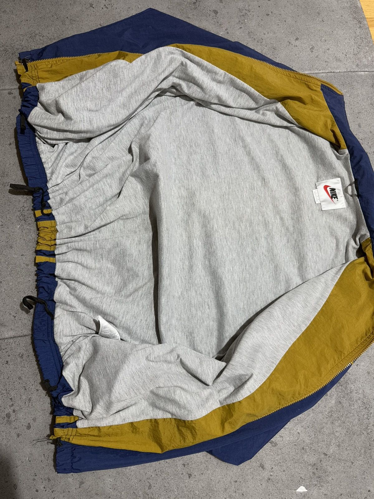 Nike Vintage 90s Nike Nylon Light Jacket Swoosh Boxy Adjustable Size US L / EU 52-54 / 3 - 10 Thumbnail