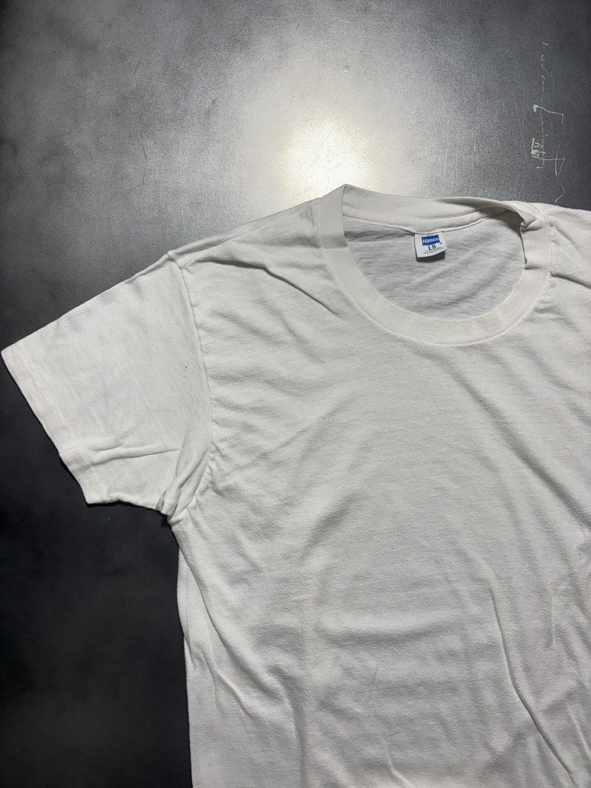 Hanes Vintage Hanes T-Shirt 1970s Blank Tee 1980s White Blue Tag Size US M / EU 48-50 / 2 - 5 Thumbnail