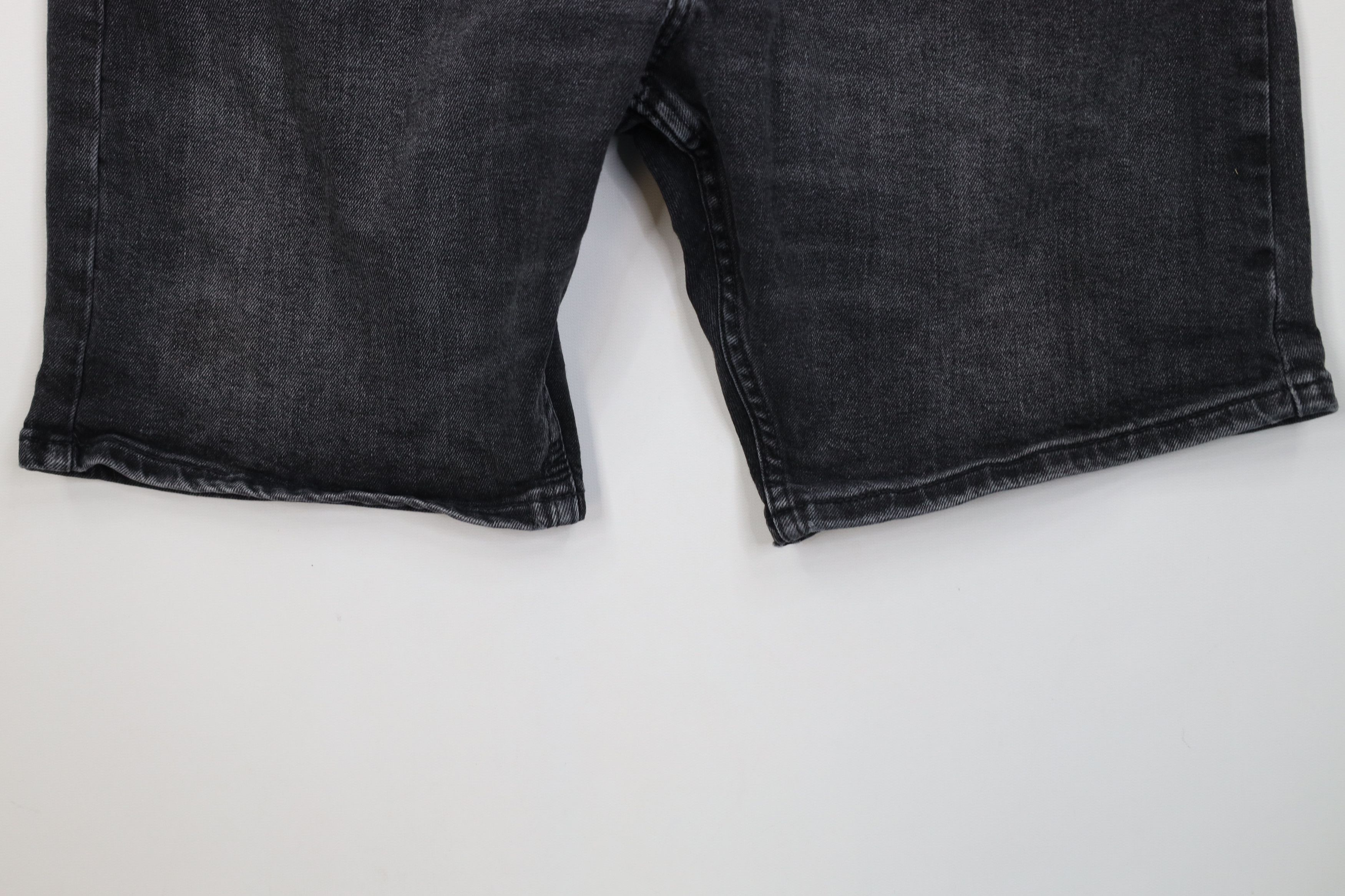 Levi's Vintage Y2K Levis 412 Stretch Above Knee Denim Shorts Black Size US 36 / EU 52 - 4 Thumbnail
