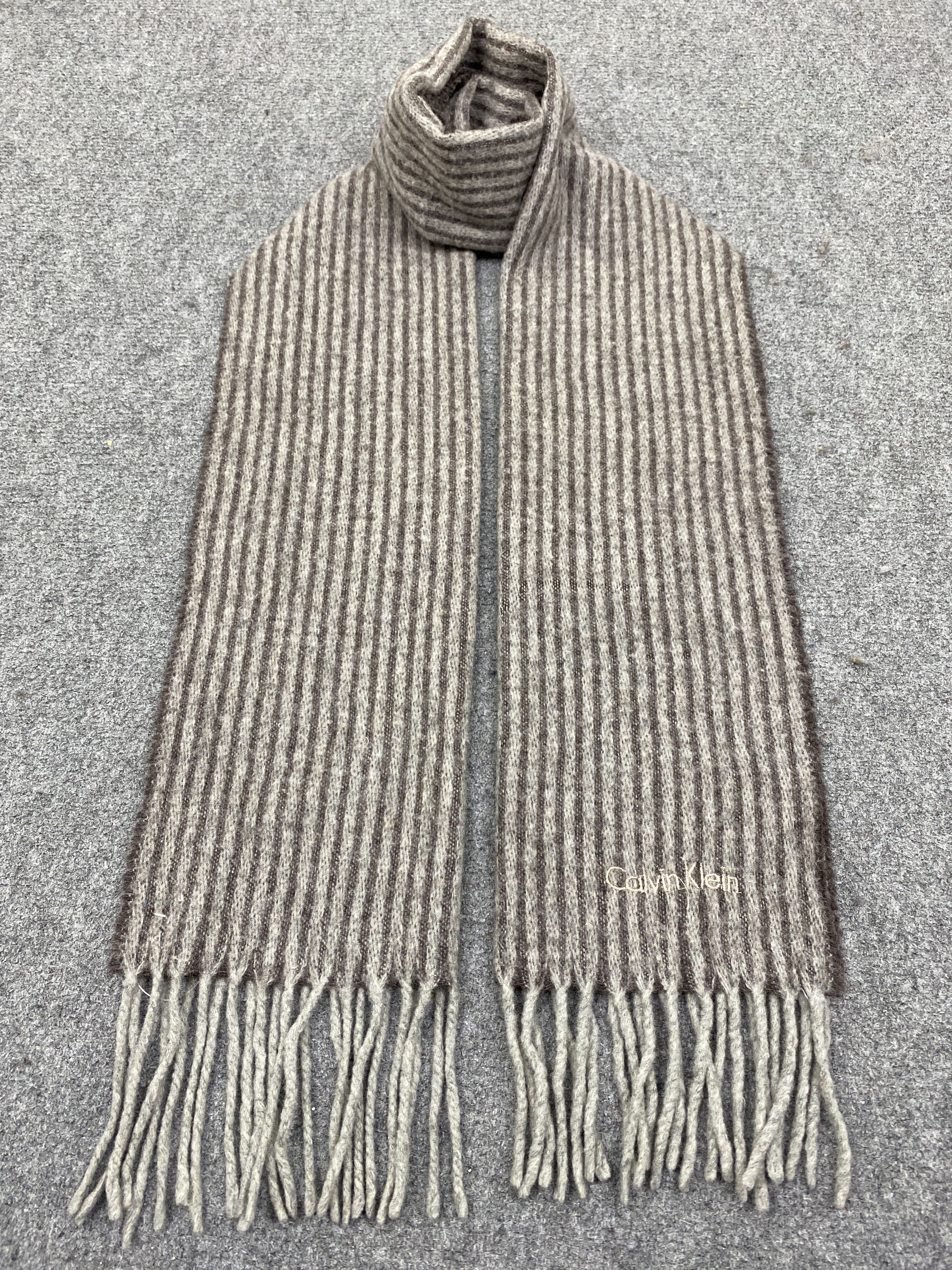 Calvin Klein Vintage Calvin Klein Scarf / Muffler / Wool - SC0291 Size ONE SIZE - 1 Thumbnail