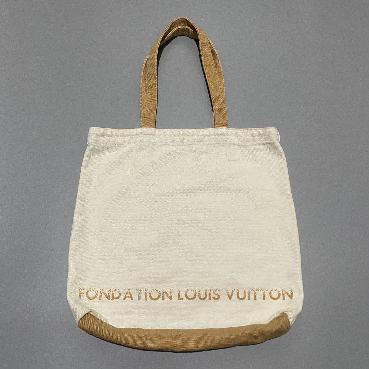 Louis Vuitton Louis Vuitton - Foundation Museum Exclusive Canvas Tote Bag Size ONE SIZE - 1 Thumbnail