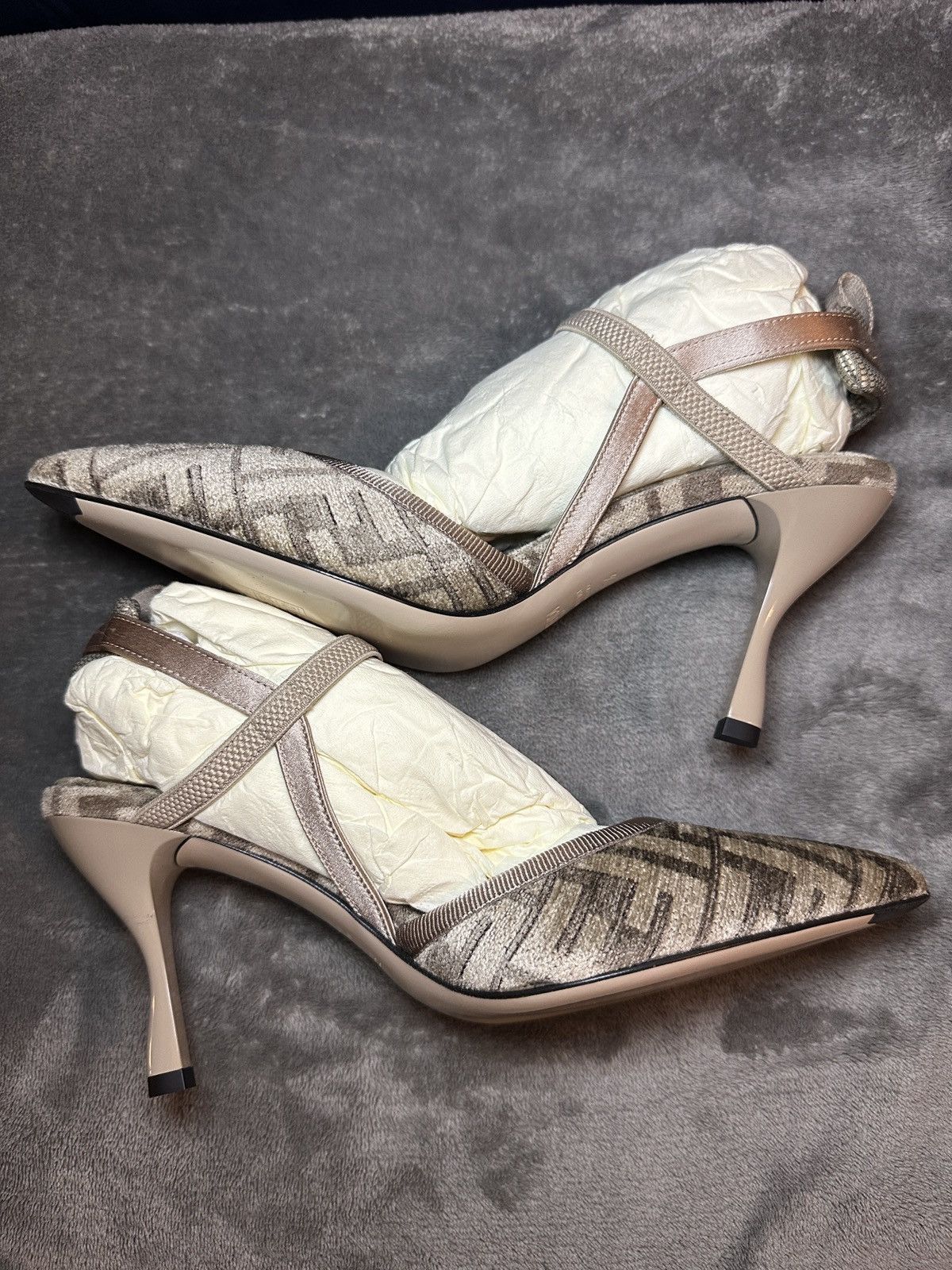 Fendi Fendi Colibri lite Size US 7.5 / IT 37.5 - 2 Thumbnail