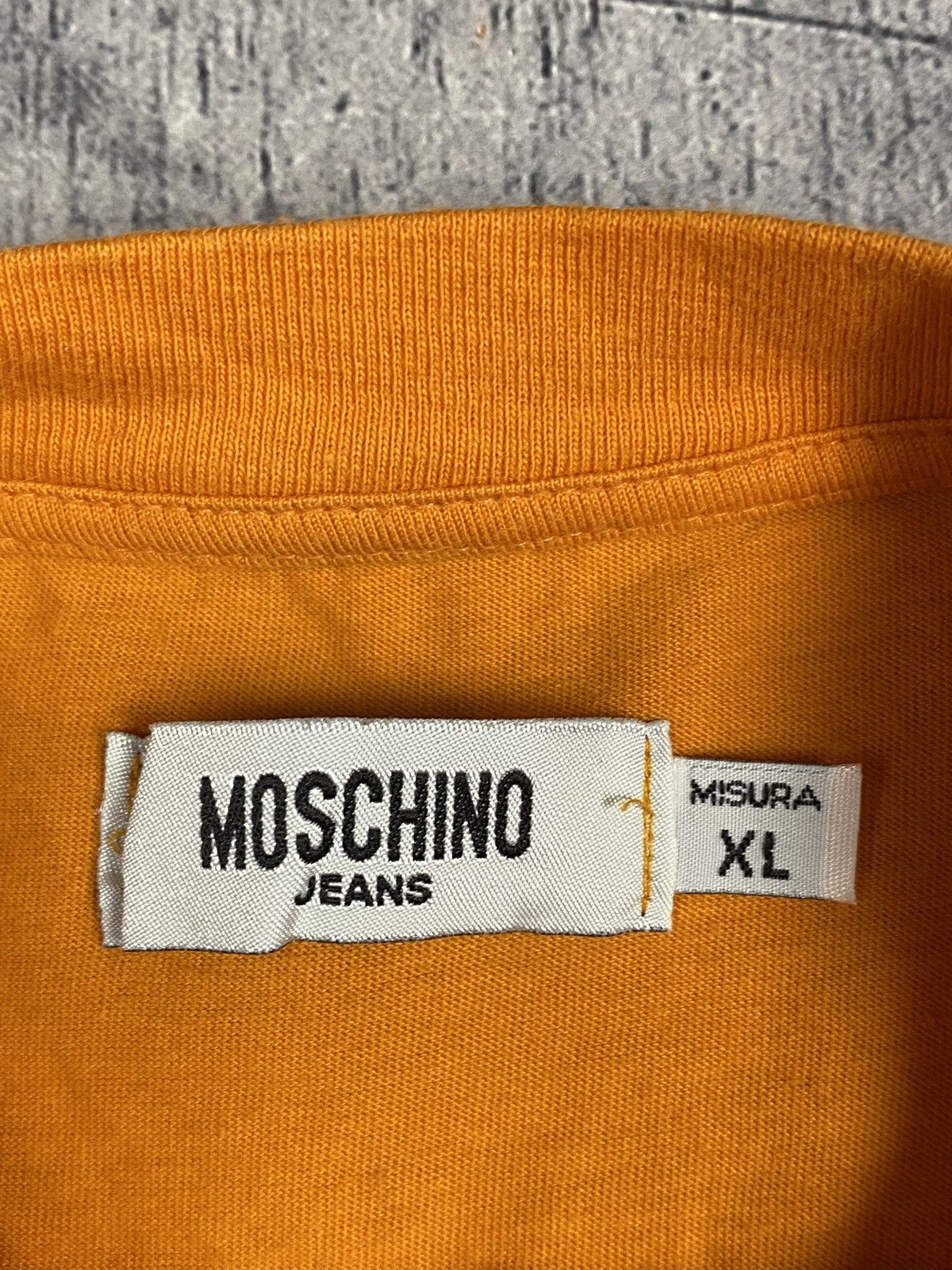 Moschino × Vintage Vintage Moschino Jeans Luxury Hype Tee T Shirt Size US XL / EU 56 / 4 - 7 Thumbnail