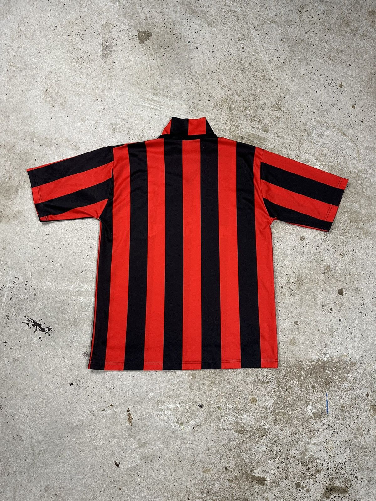 Vintage Vintage 90s AC Milan Soccer Jersey Striped Mediolanum Size US M / EU 48-50 / 2 - 3 Thumbnail