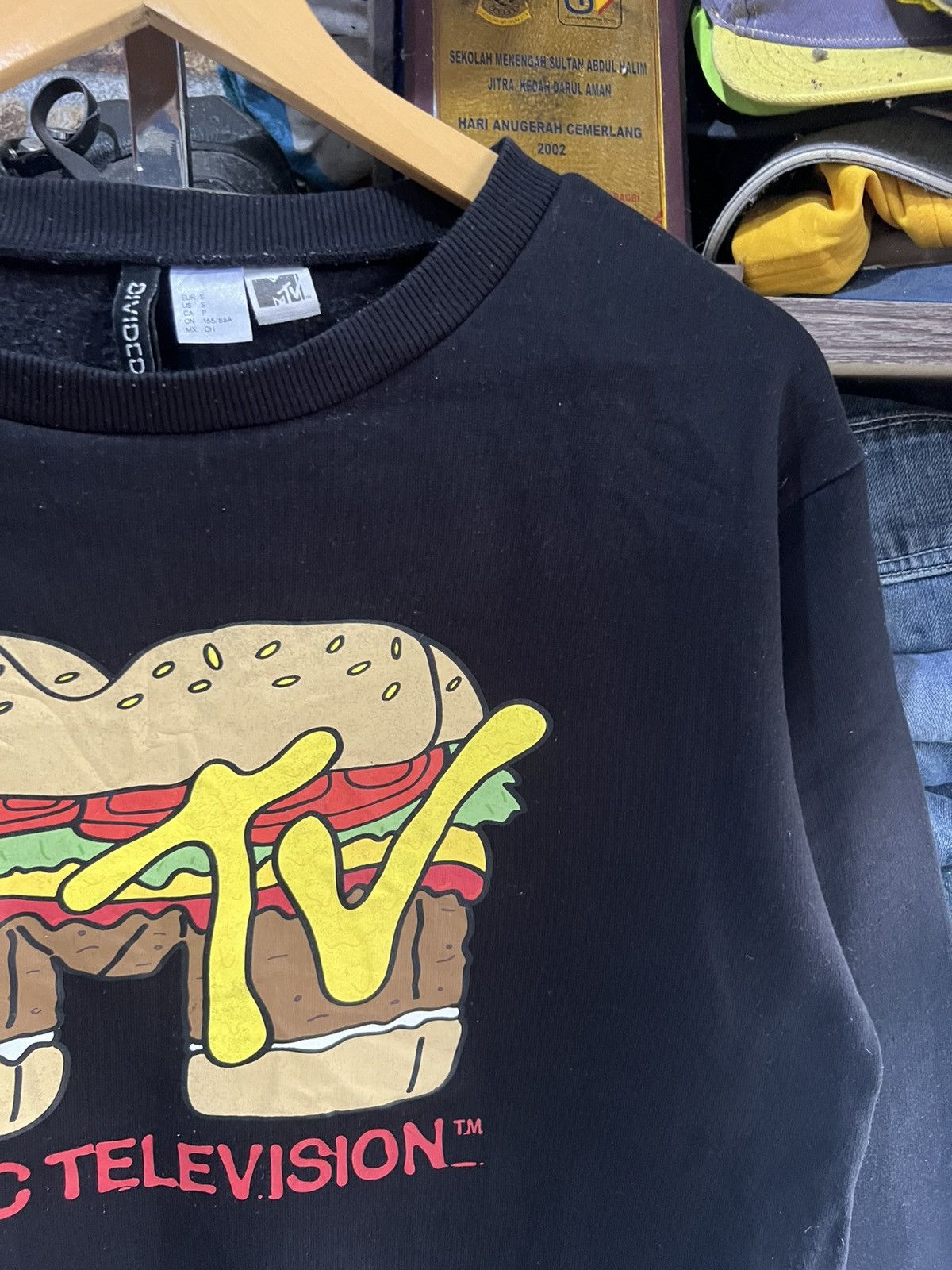 H&M 🔥H&M x MTV Crewneck Sweatshirt Size US S / EU 44-46 / 1 - 5 Thumbnail