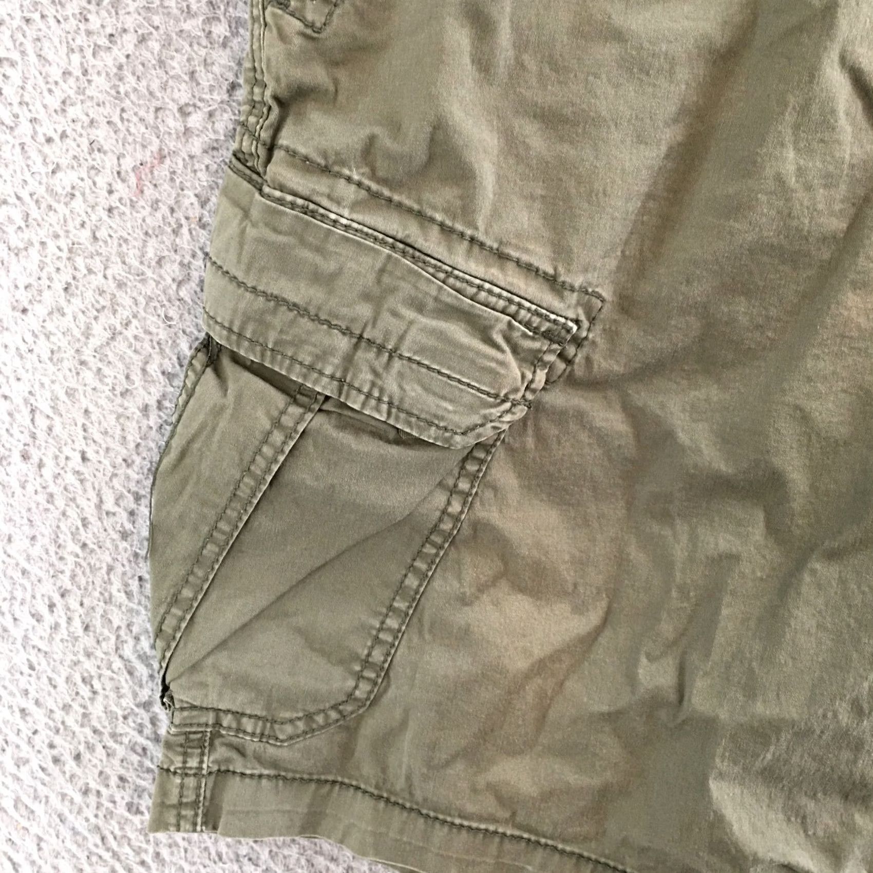 Vintage Unionbay Cargo Short Mens 38 Mid Rise Cotton Blend Zip Fly Flat Front Green Size US 38 / EU 54 - 6 Thumbnail