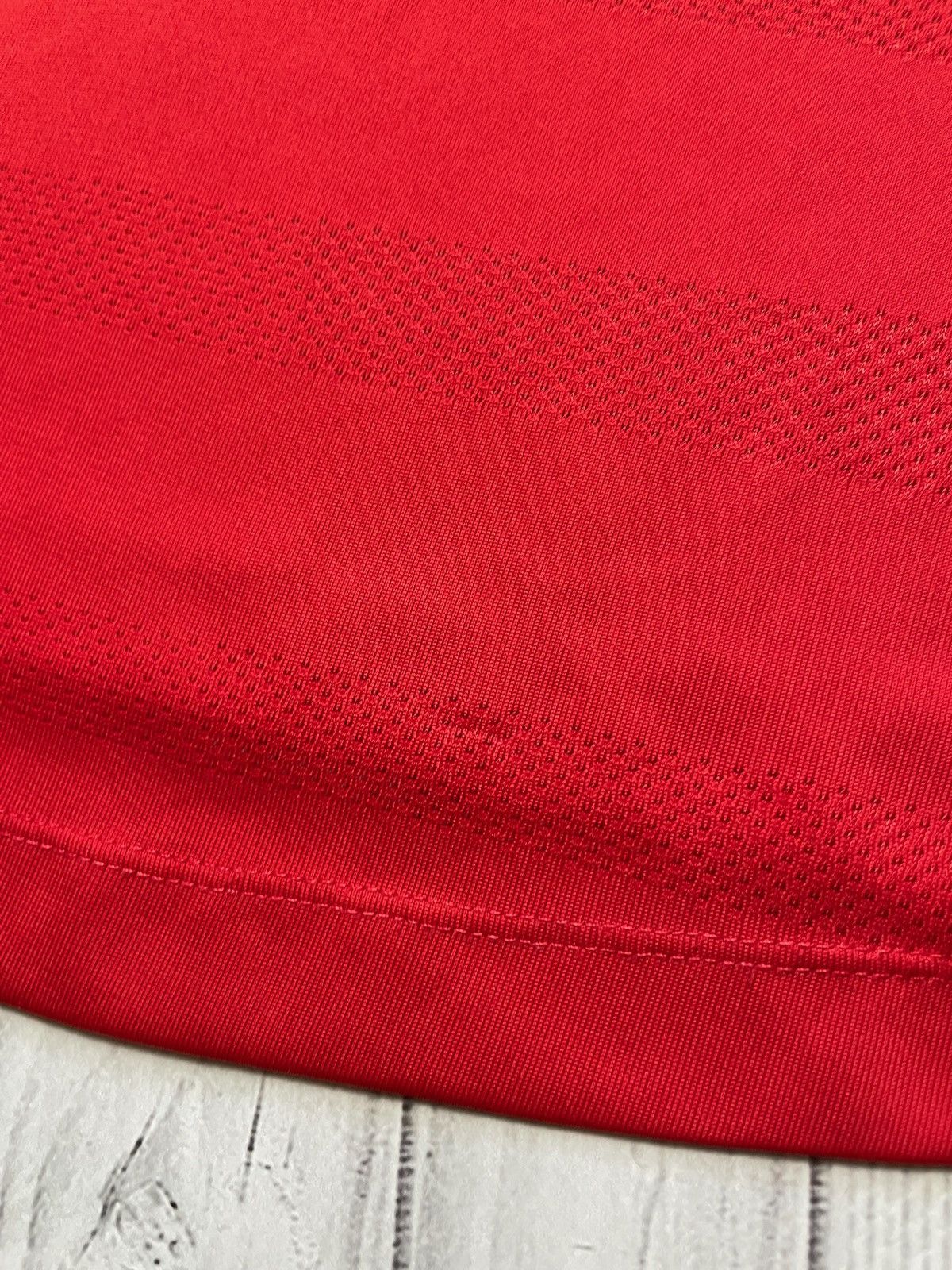 New Balance × Vintage Vintage New Balance Liverpool soccer jersey size S red Size US S / EU 44-46 / 1 - 9 Thumbnail