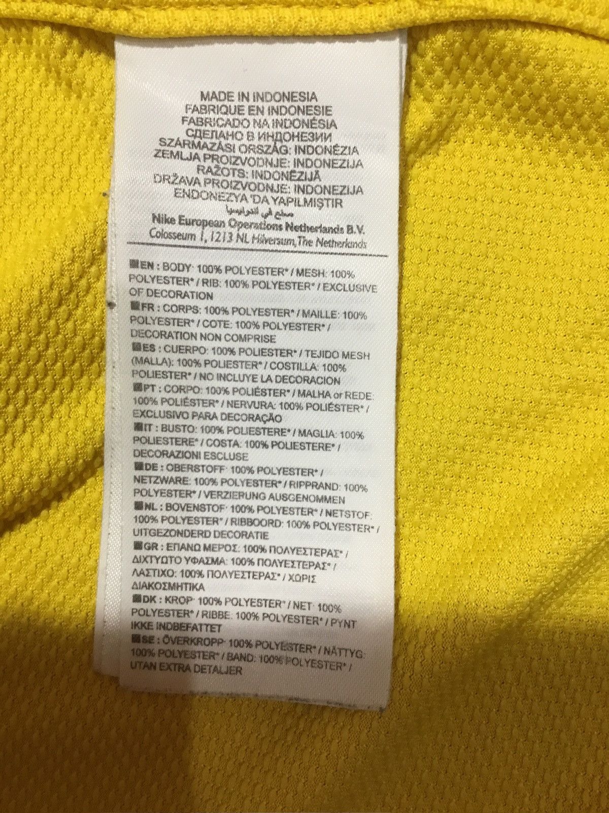 Nike 2010-11 BRAZIL SHIRT L Football Soccer International Teams Size US L / EU 52-54 / 3 - 7 Thumbnail
