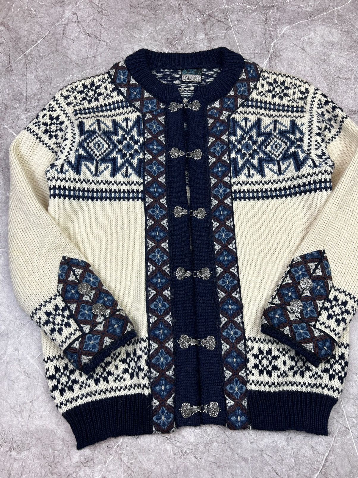 Dale Of Norway Vintage Dale Of Norway Pure Wool Cardigan Sweater Women Sz M Size M / US 6-8 / IT 42-44 - 4 Thumbnail