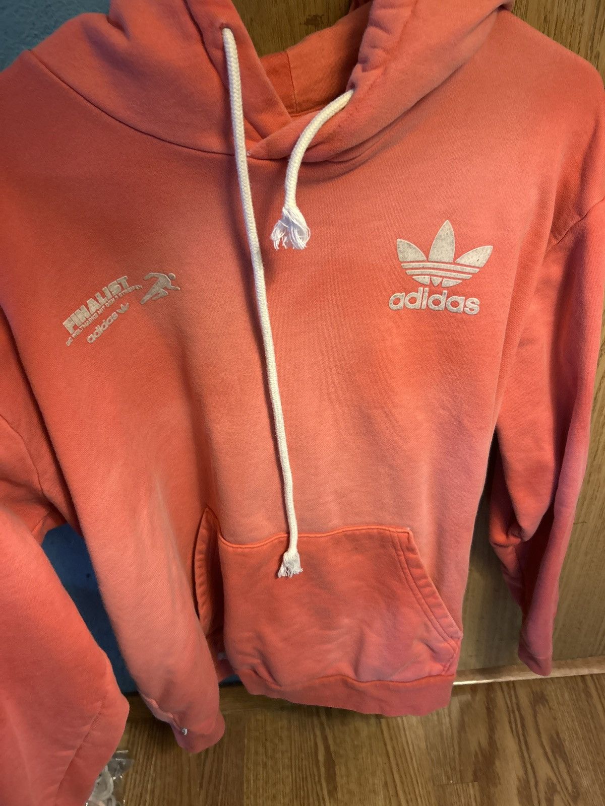Adidas Red Vintage Adidas Finalist Die WeltMarke Dem 3 Streifen Size US XL / EU 56 / 4 - 1 Thumbnail