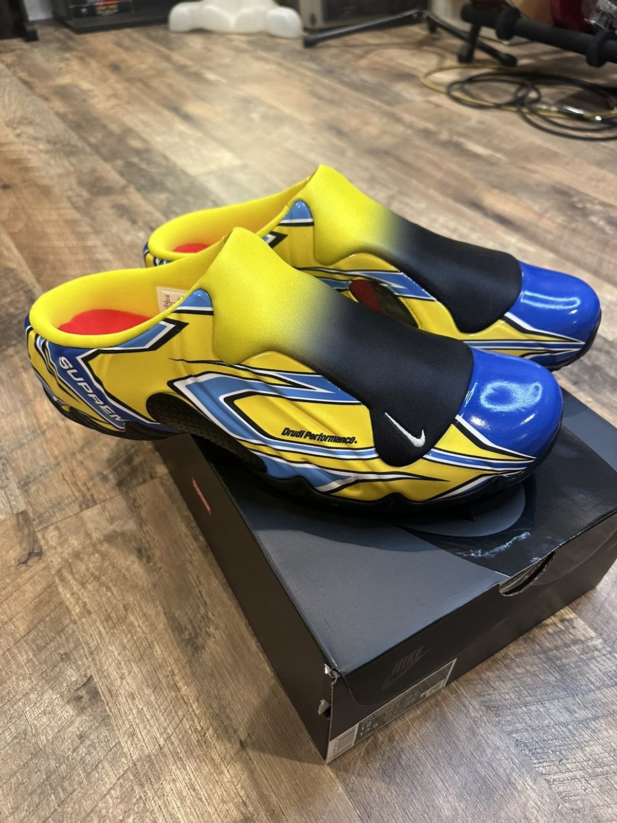 Nike × Supreme Supreme x Nike Clogposite Opti Yellow Blue Brand New in Box Size US 12 / EU 45 - 9 Thumbnail