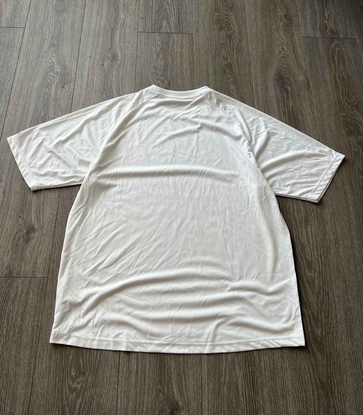 Nike Vintage Nike T-Shirt Y2K Center Logo Size US XL / EU 56 / 4 - 12 Thumbnail