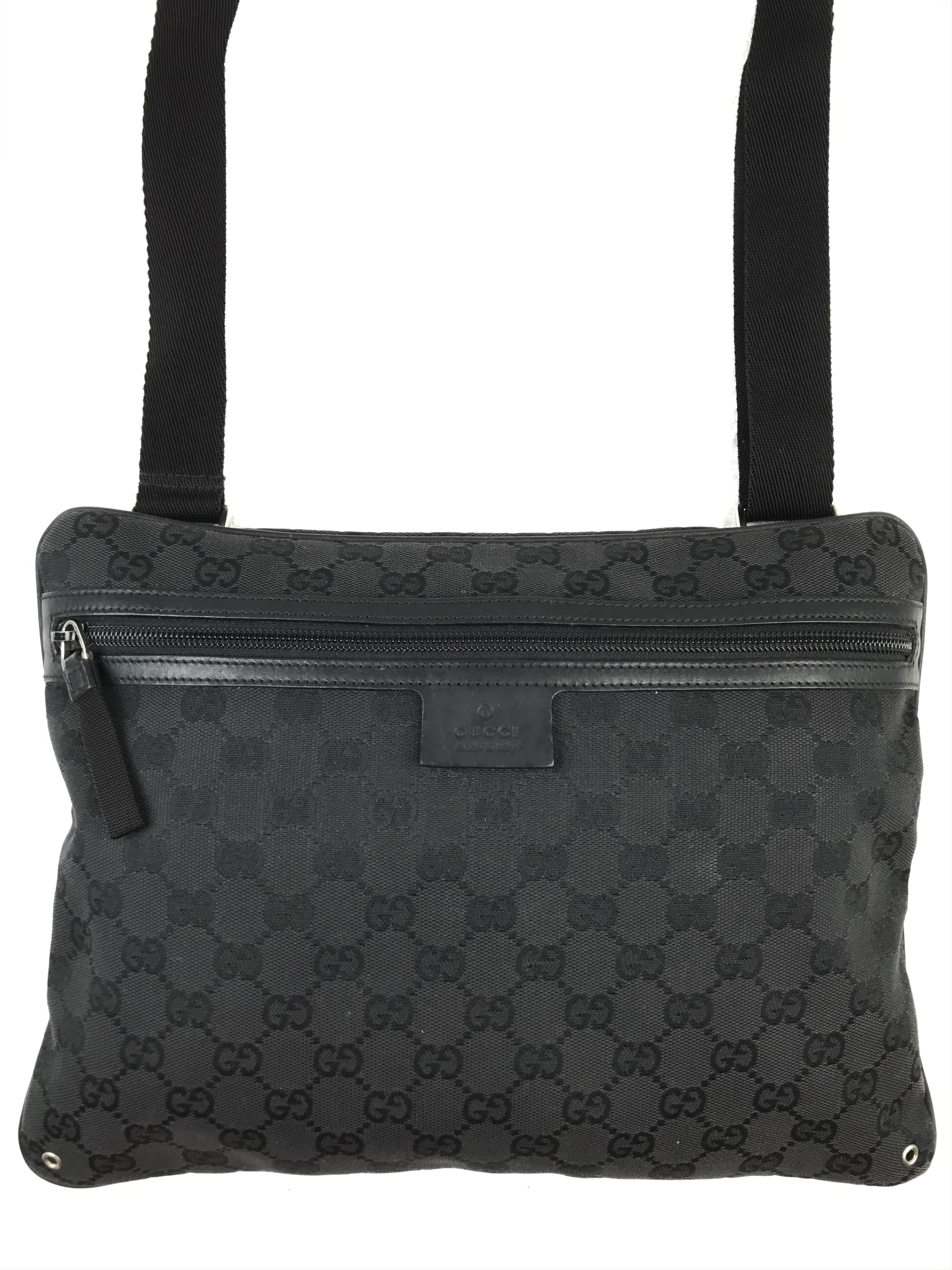 Gucci Vintage Gucci Messenger Bag Full Monogram Size ONE SIZE - 4 Thumbnail