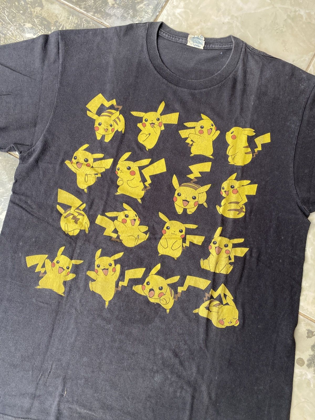 Pokemon Vintage 00’s Pikachu ProDelta Weight adult Tshirt Size US L / EU 52-54 / 3 - 2 Thumbnail