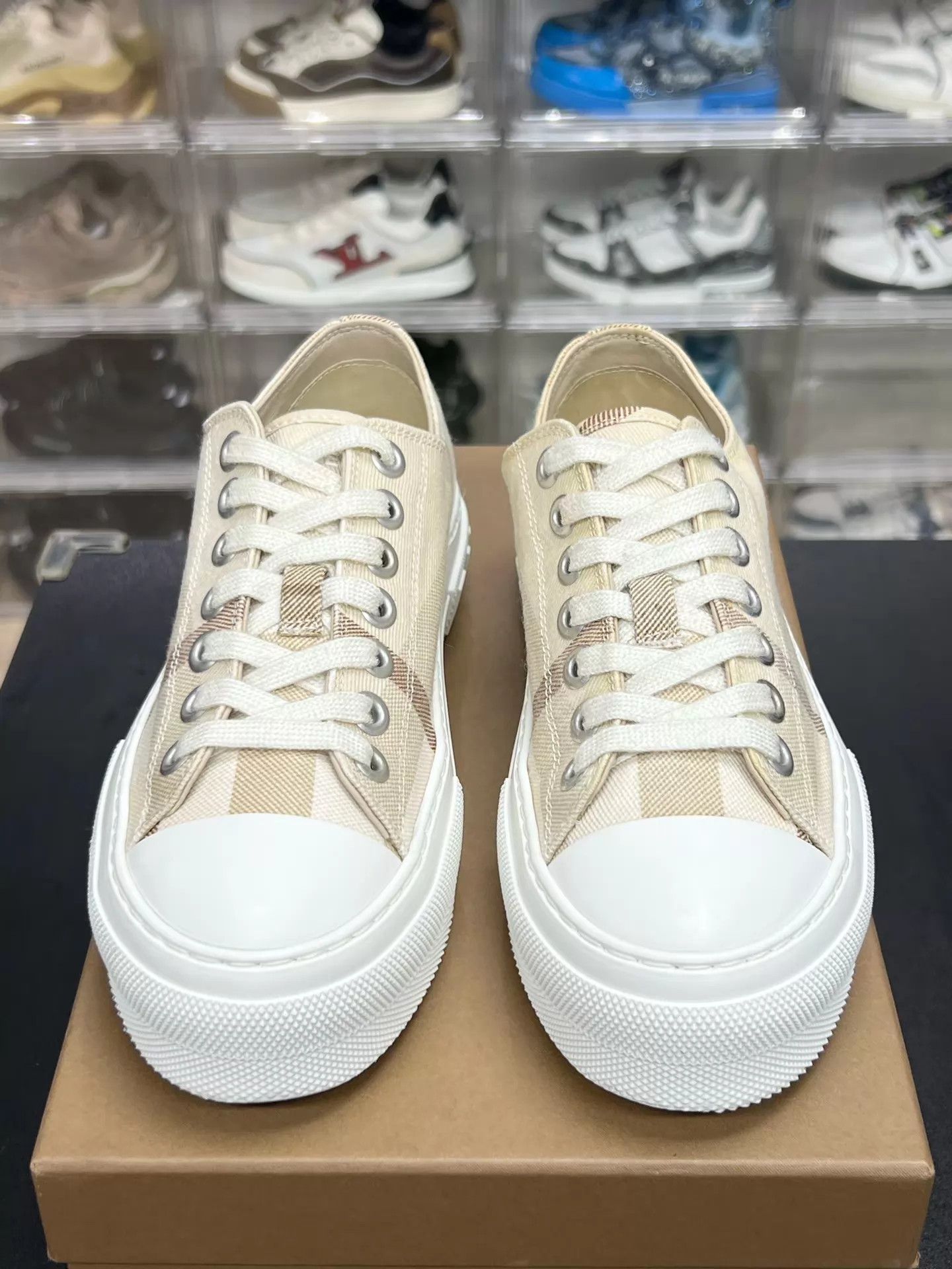 Burberry BURBERRY Low-Top Sneakers White & Brown 38 Size US 7.5 / IT 37.5 - 2 Thumbnail