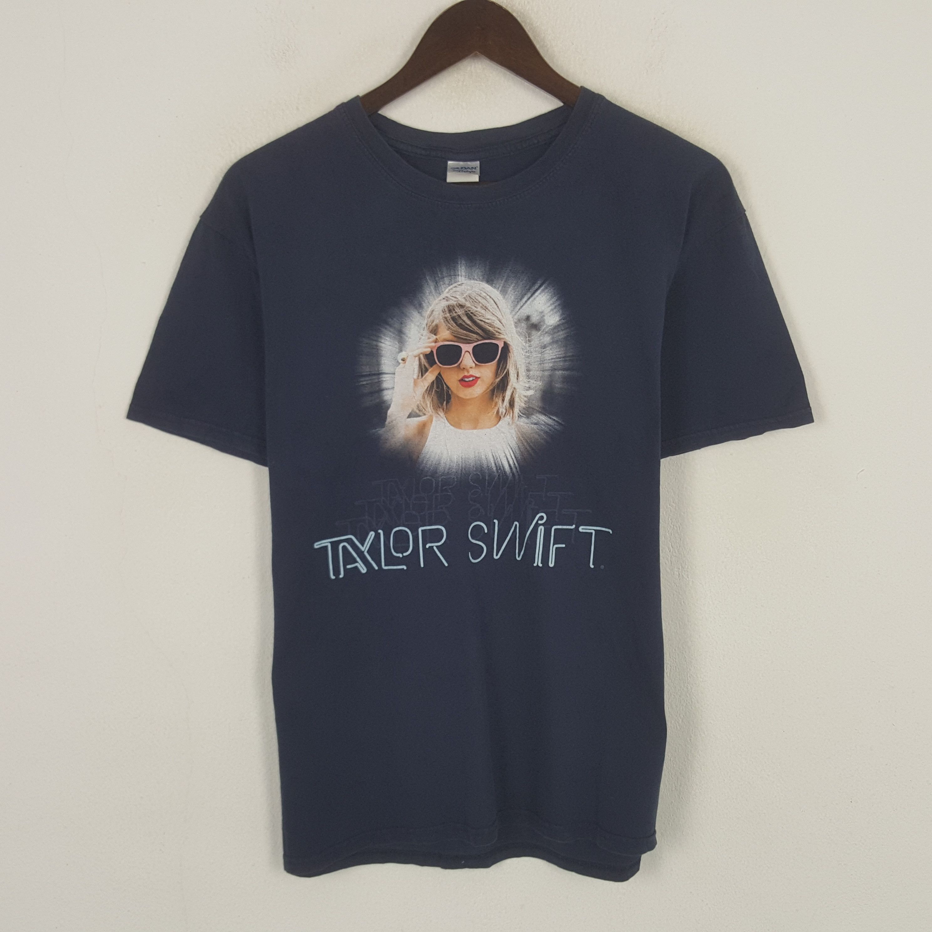 Other Taylor Swift American Singer 1989 Tour Tshirt Size US M / EU 48-50 / 2 - 1 Thumbnail