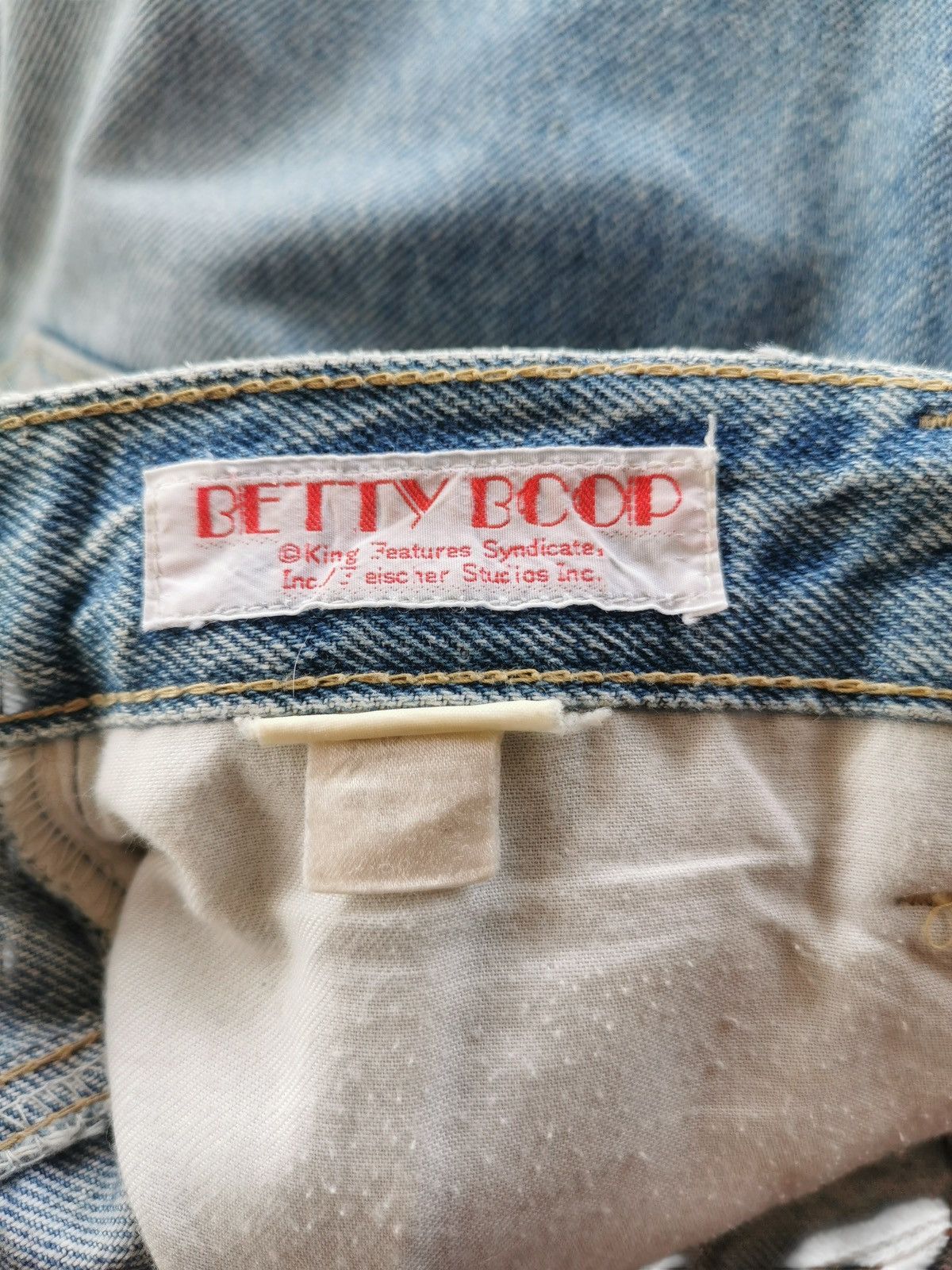 Anime Vintage Betty Boop Big Betty Print Light Wash Jeans Size 28 Size US 28 / EU 44 - 9 Thumbnail