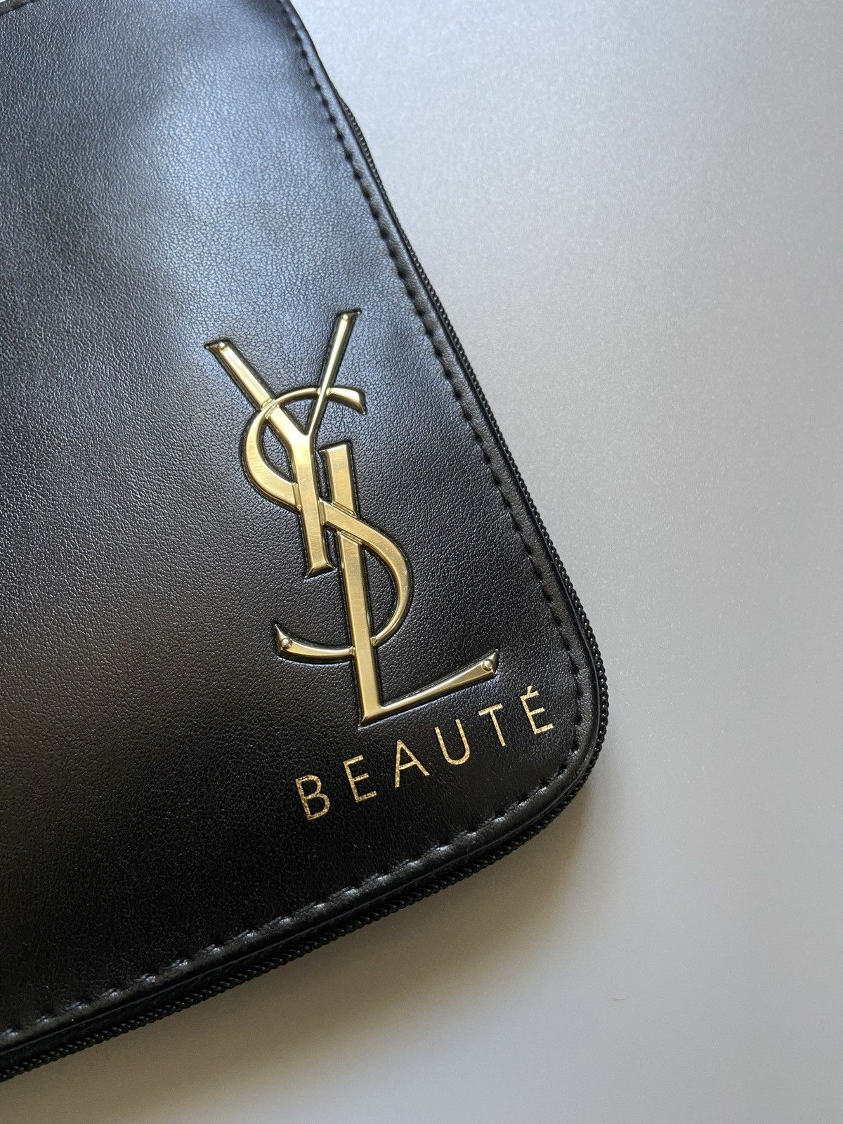 Yves Saint Laurent Cosmetic Beauty Logo Bag Black Size ONE SIZE - 2 Thumbnail