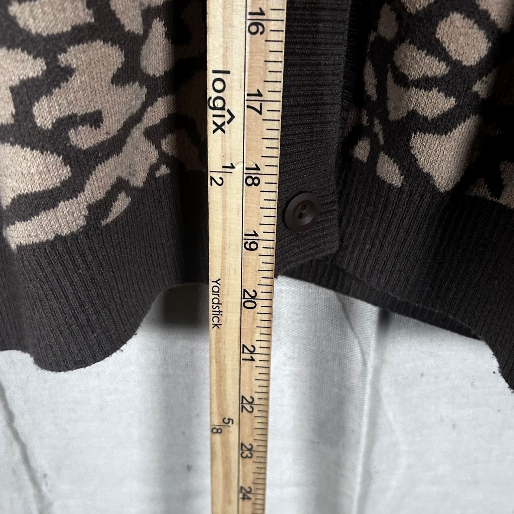 Jordan Brand Jordan Brand Women Cardigan Sweater Brown Elephant Print Loose Fit M Long Sleeve Round Neck Size M / US 6-8 / IT 42-44 - 5 Thumbnail