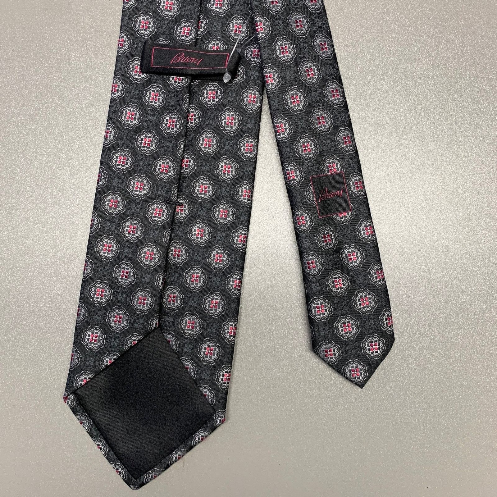 Brioni BRIONI Black Red Floral Silk Tie Size ONE SIZE - 2 Thumbnail