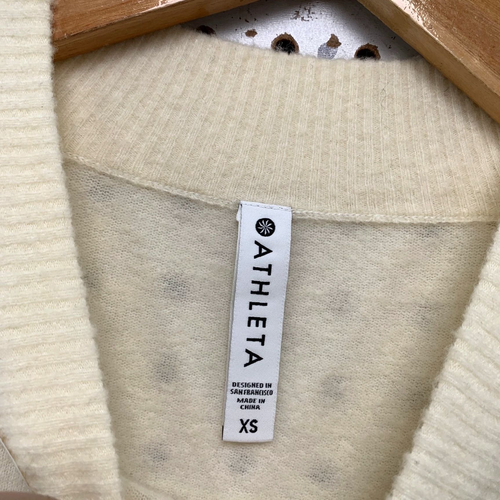 Athleta Athleta Wool Sweater Womens XS Cream Lightweight Long Sleeve Crew Neck Pullover Casual Winter Fall Spring Womens XS Cream Lightweight Wool Sweater Size XS / US 0-2 / IT 36-38 - 4 Thumbnail
